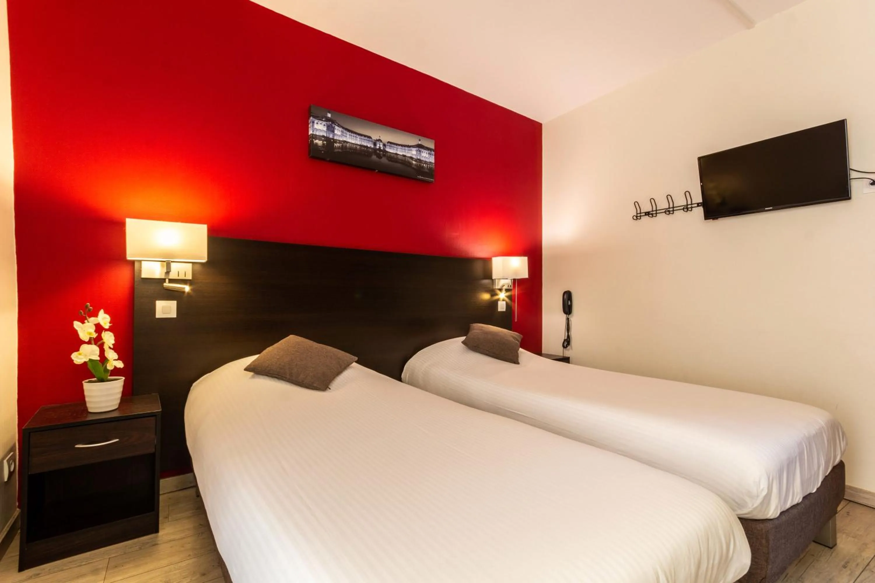 Bed in Hôtel Notre Dame