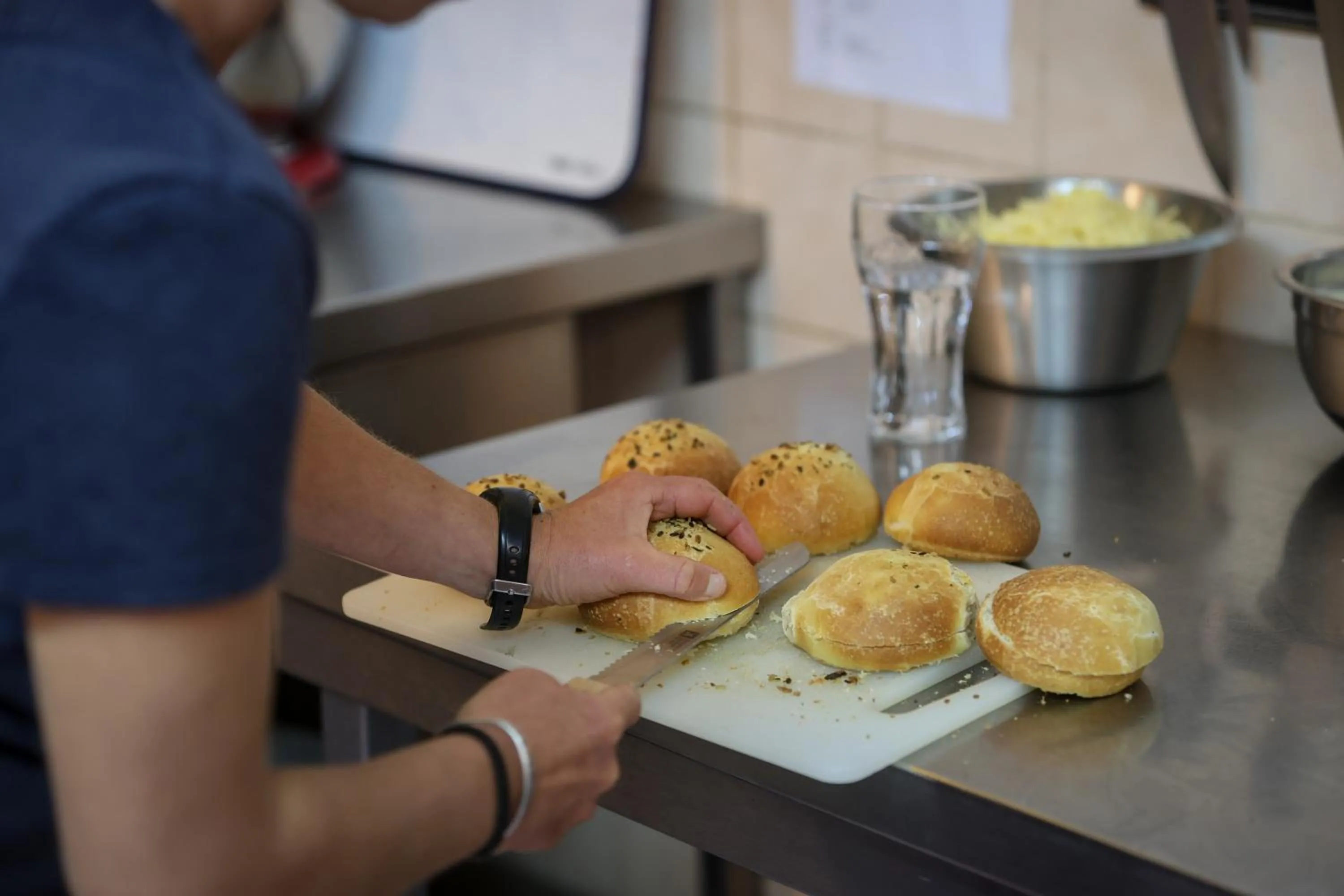 Staff in Hôtel Restaurant Gîtes Les 5 Saisons