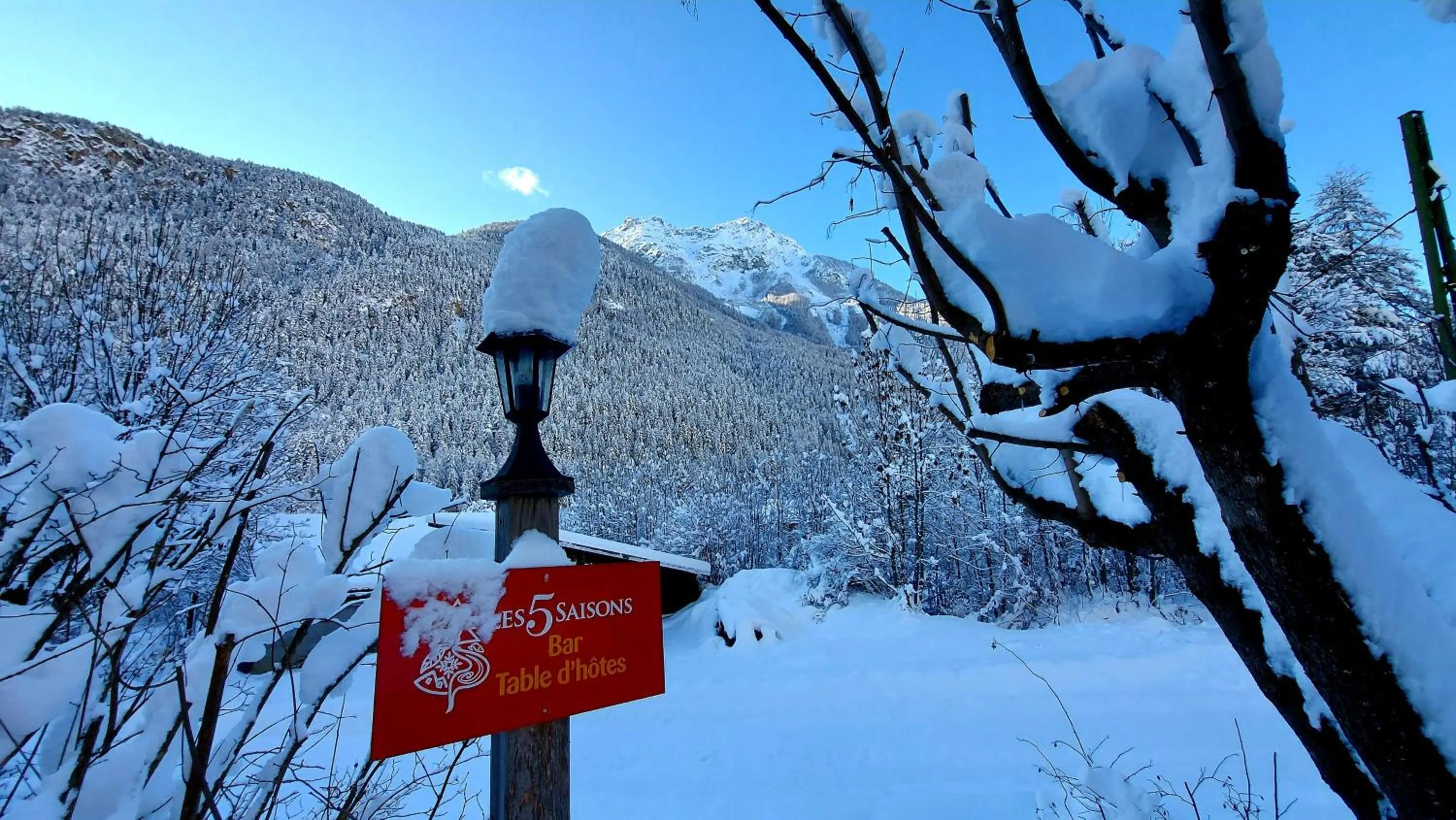 Restaurant/places to eat in Hôtel Restaurant Gîtes Les 5 Saisons