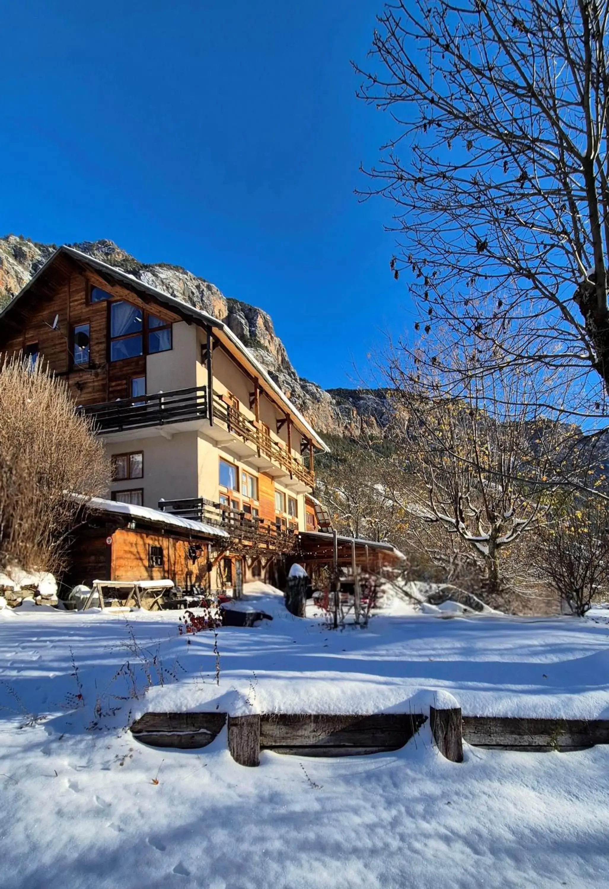 Hôtel Restaurant Gîtes Les 5 Saisons Hôtel Restaurant Gîtes Les 5 Saisons