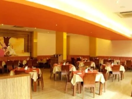 Restaurant/places to eat in Parijatha Gateway