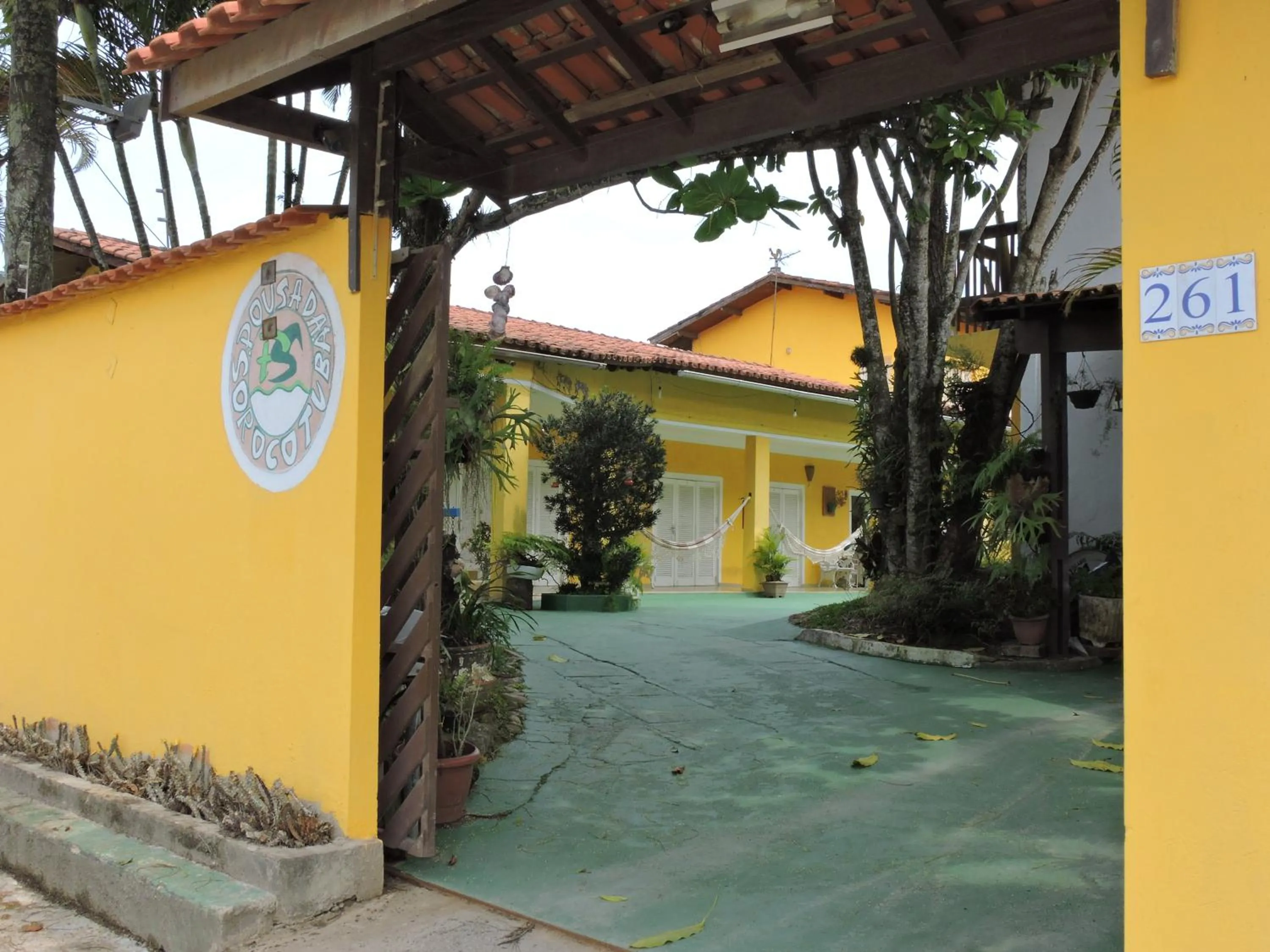 Facade/entrance in Pousada Sorocotuba - Piscina Aquecida