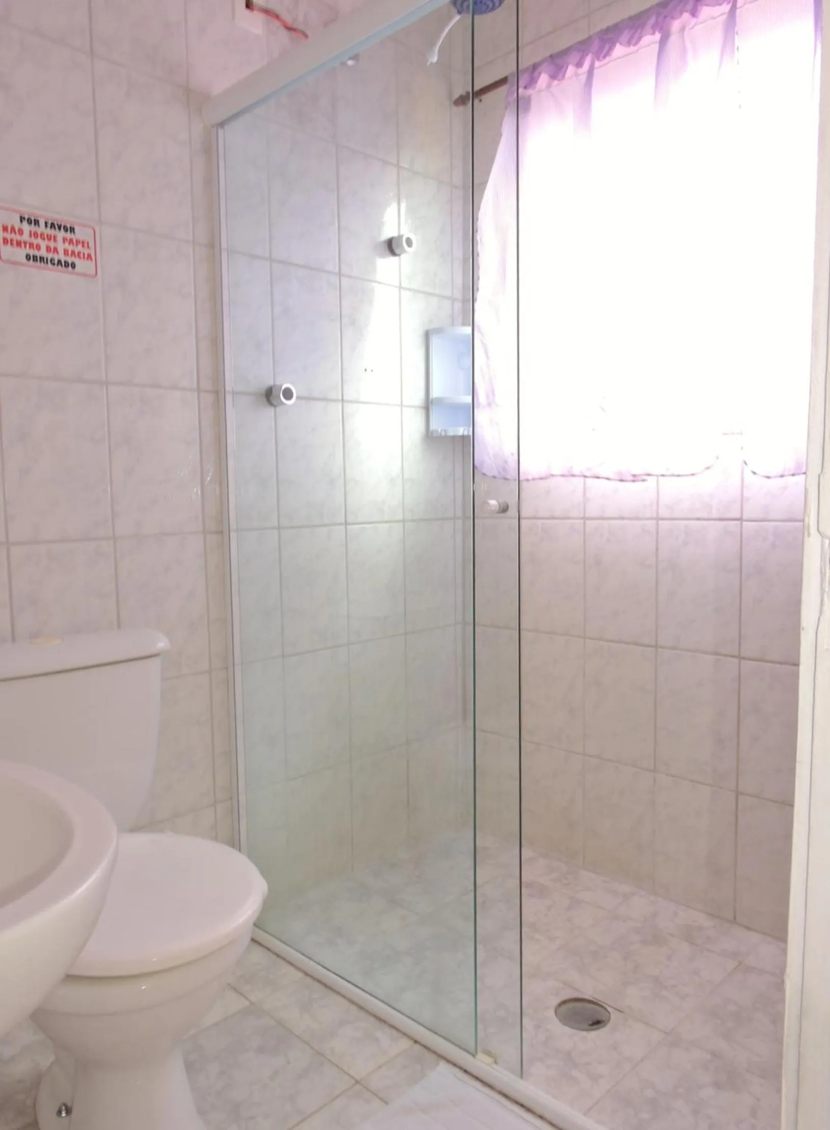 Bathroom in Pousada Sorocotuba - Piscina Aquecida