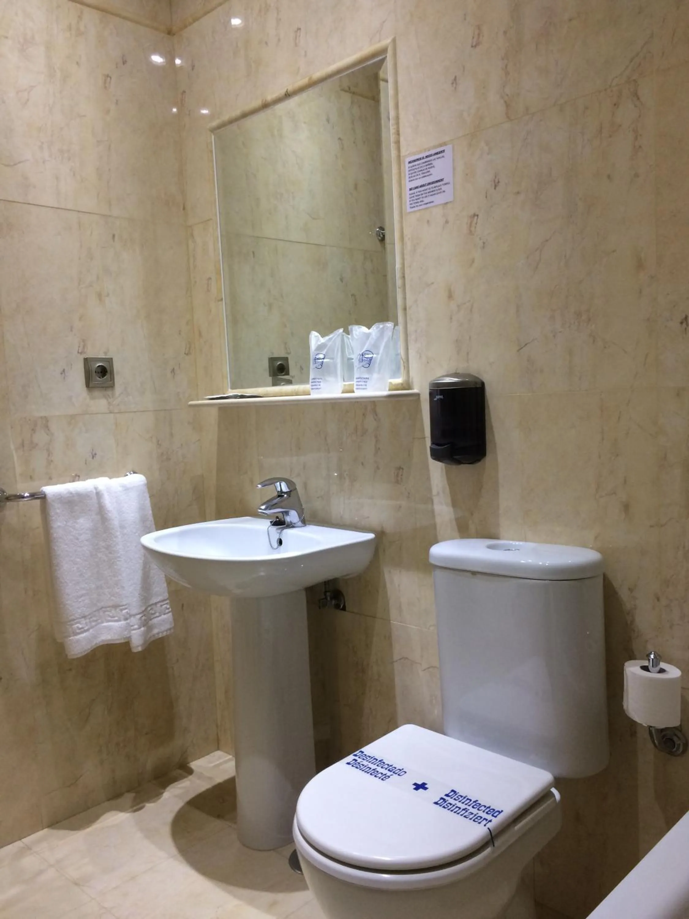 Bathroom in La Morona Hotel