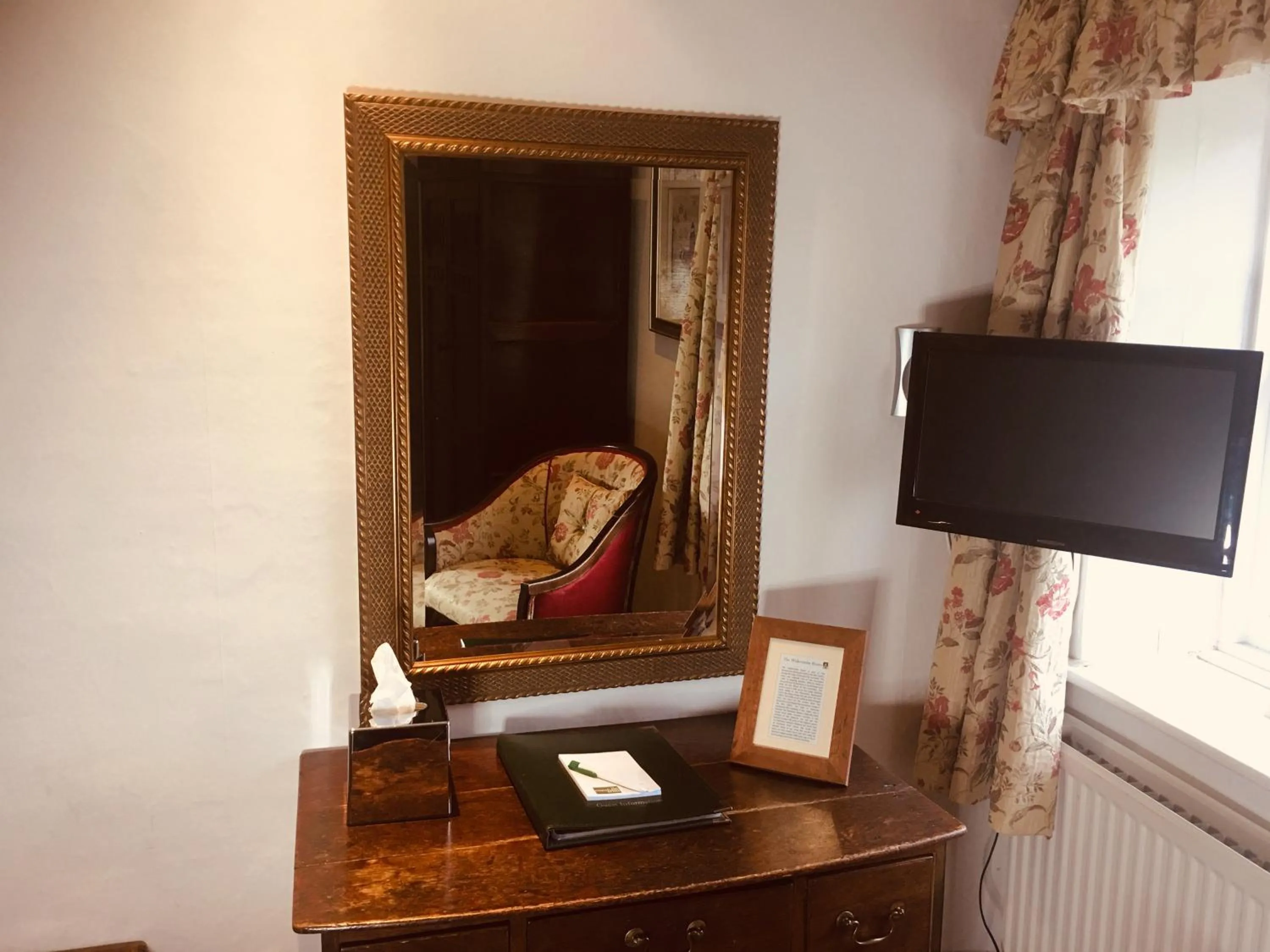 The Oxenham Arms Hotel Devon