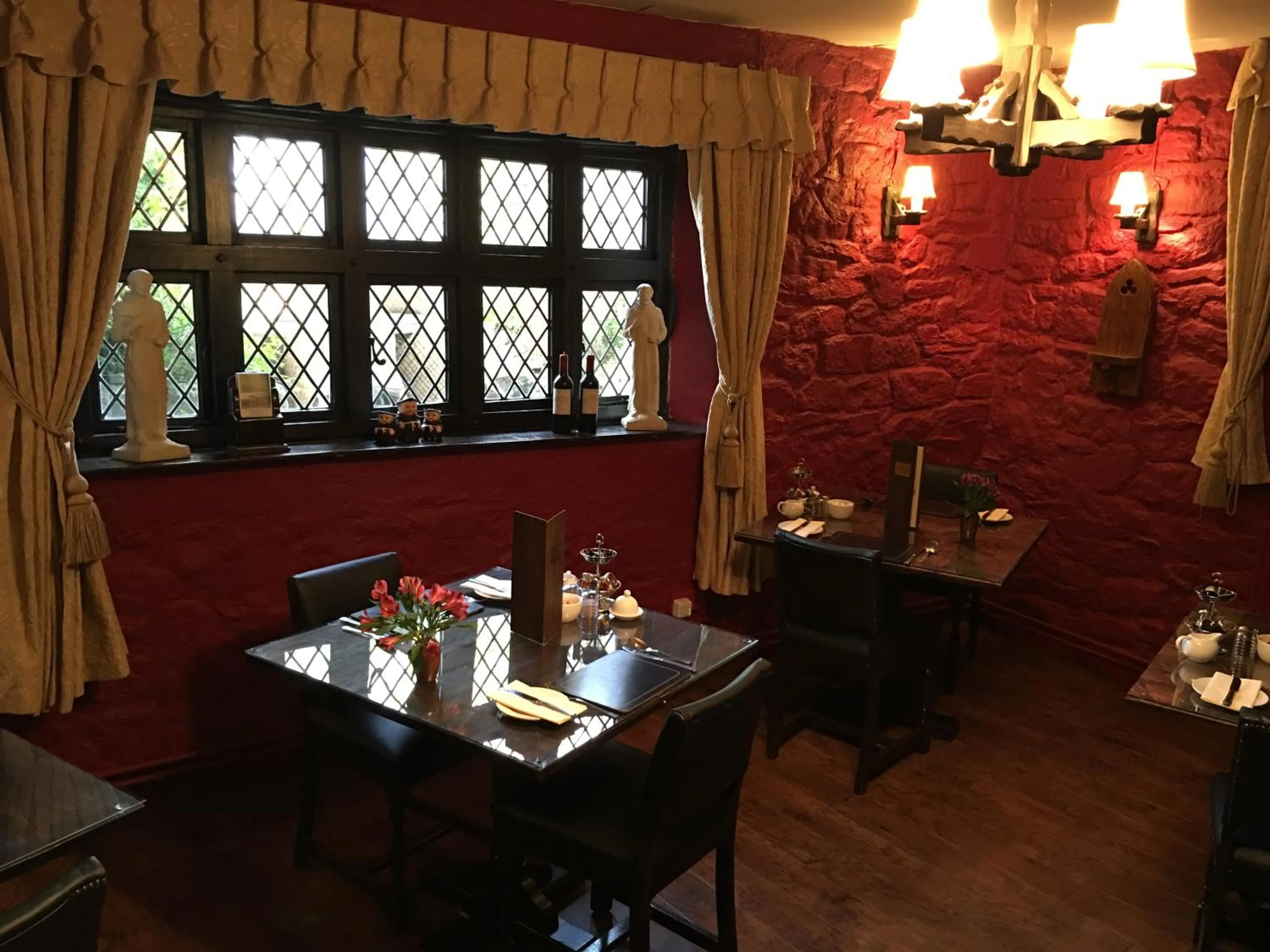 Restaurant/places to eat in The Oxenham Arms Hotel Devon