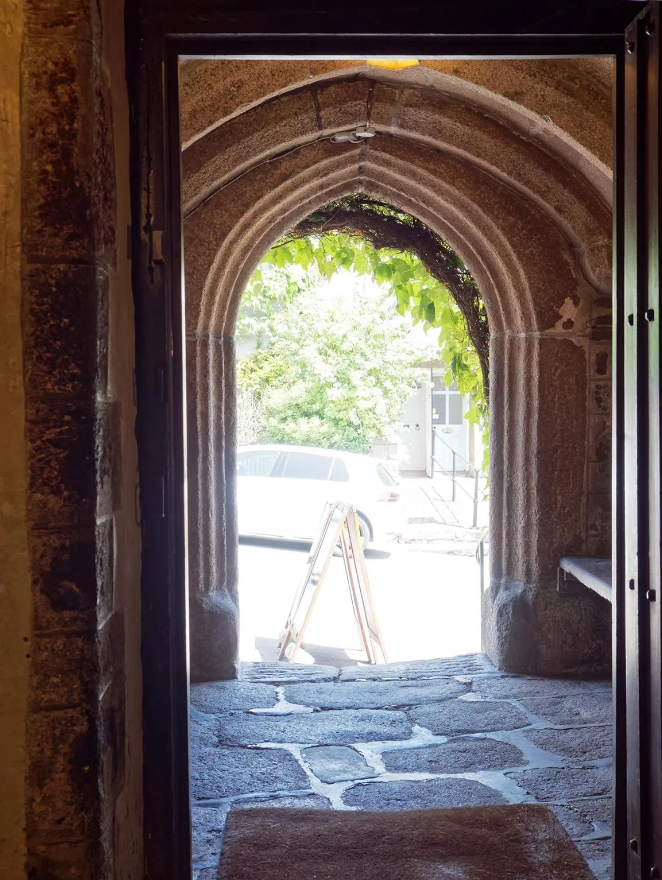 Facade/entrance in The Oxenham Arms Hotel Devon