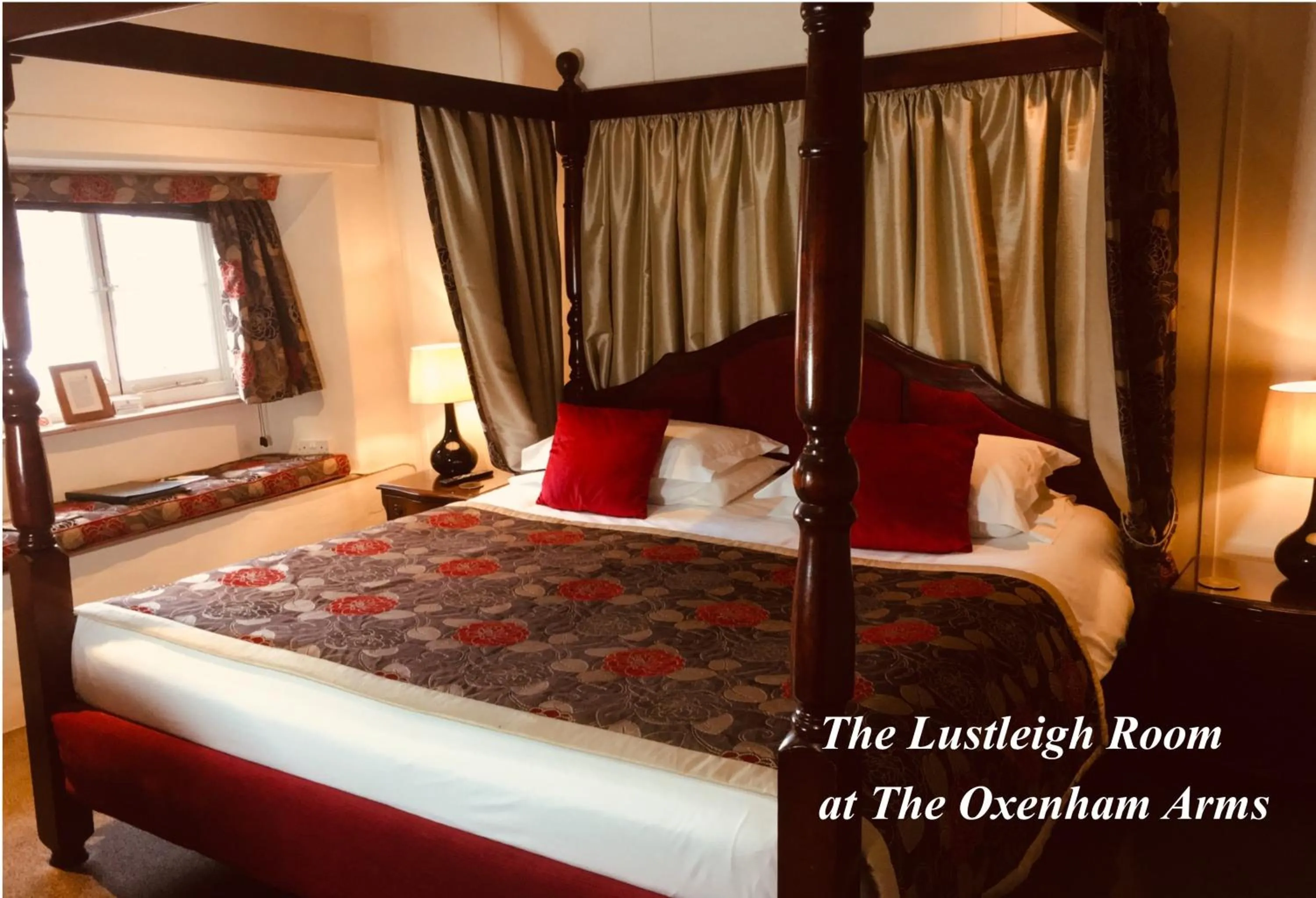 Photo of the whole room, Bed in The Oxenham Arms Hotel Devon