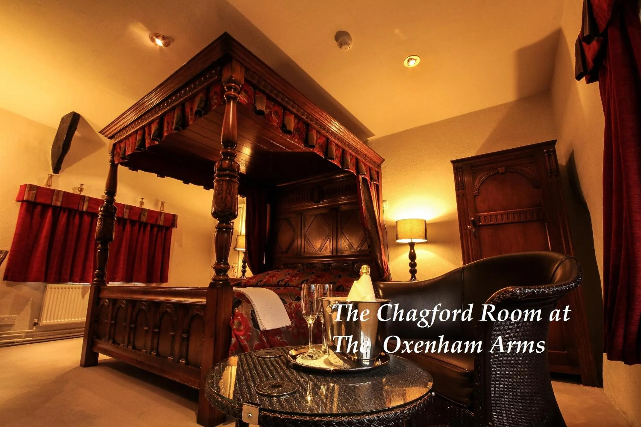 Photo of the whole room, Bed in The Oxenham Arms Hotel Devon