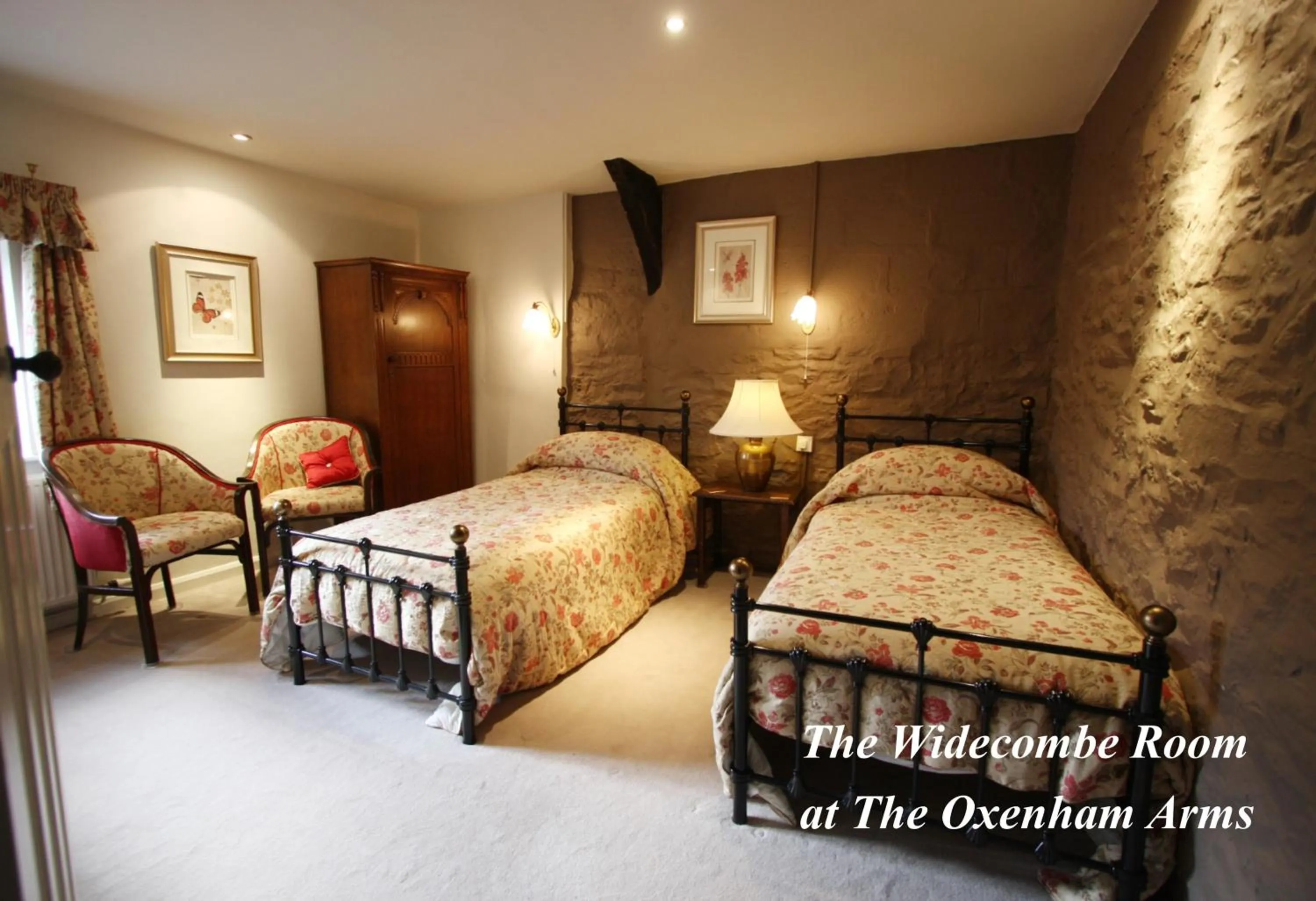 Photo of the whole room, Bed in The Oxenham Arms Hotel Devon