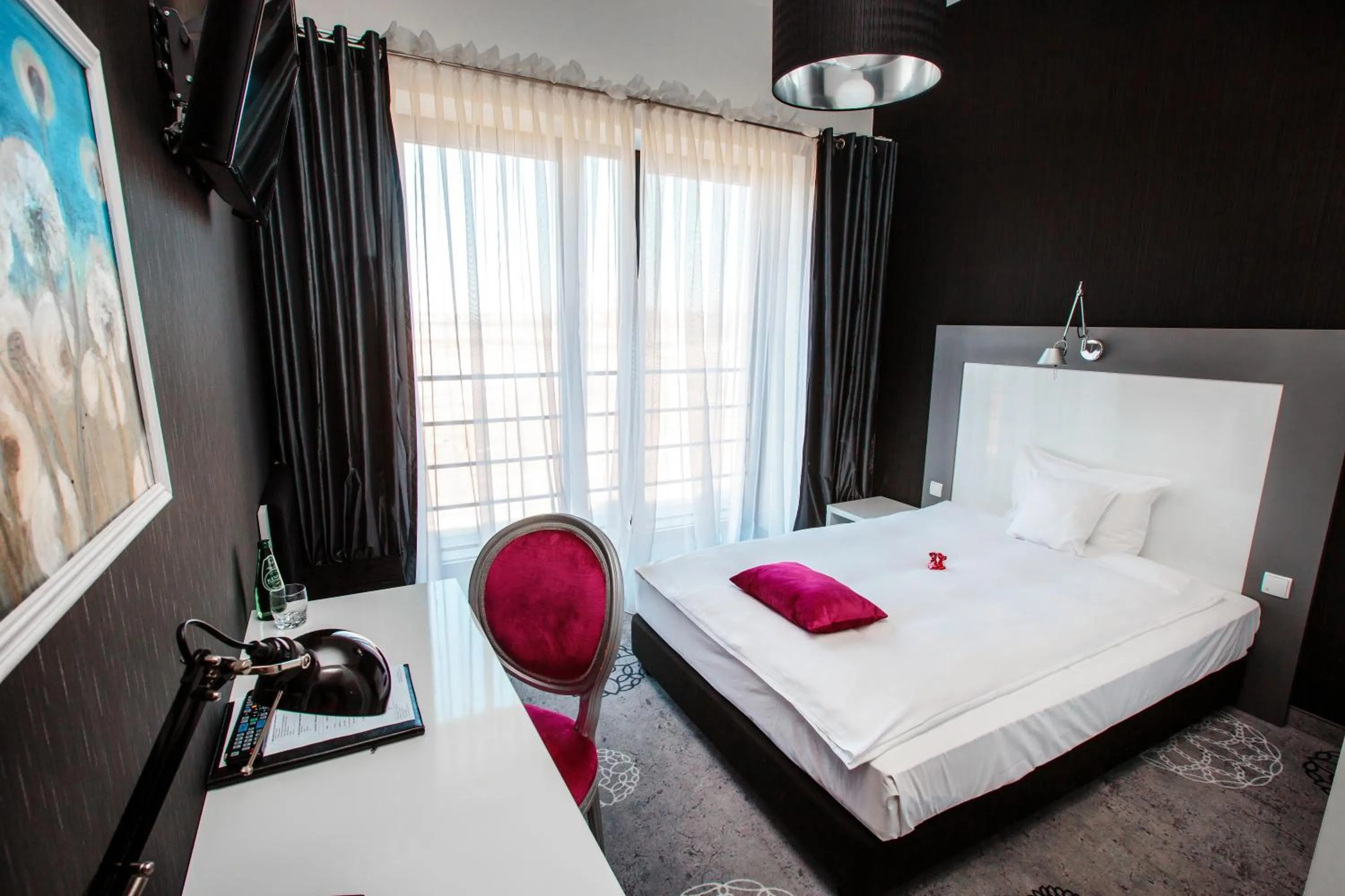 Photo of the whole room, Bed in Lawendowe Termy