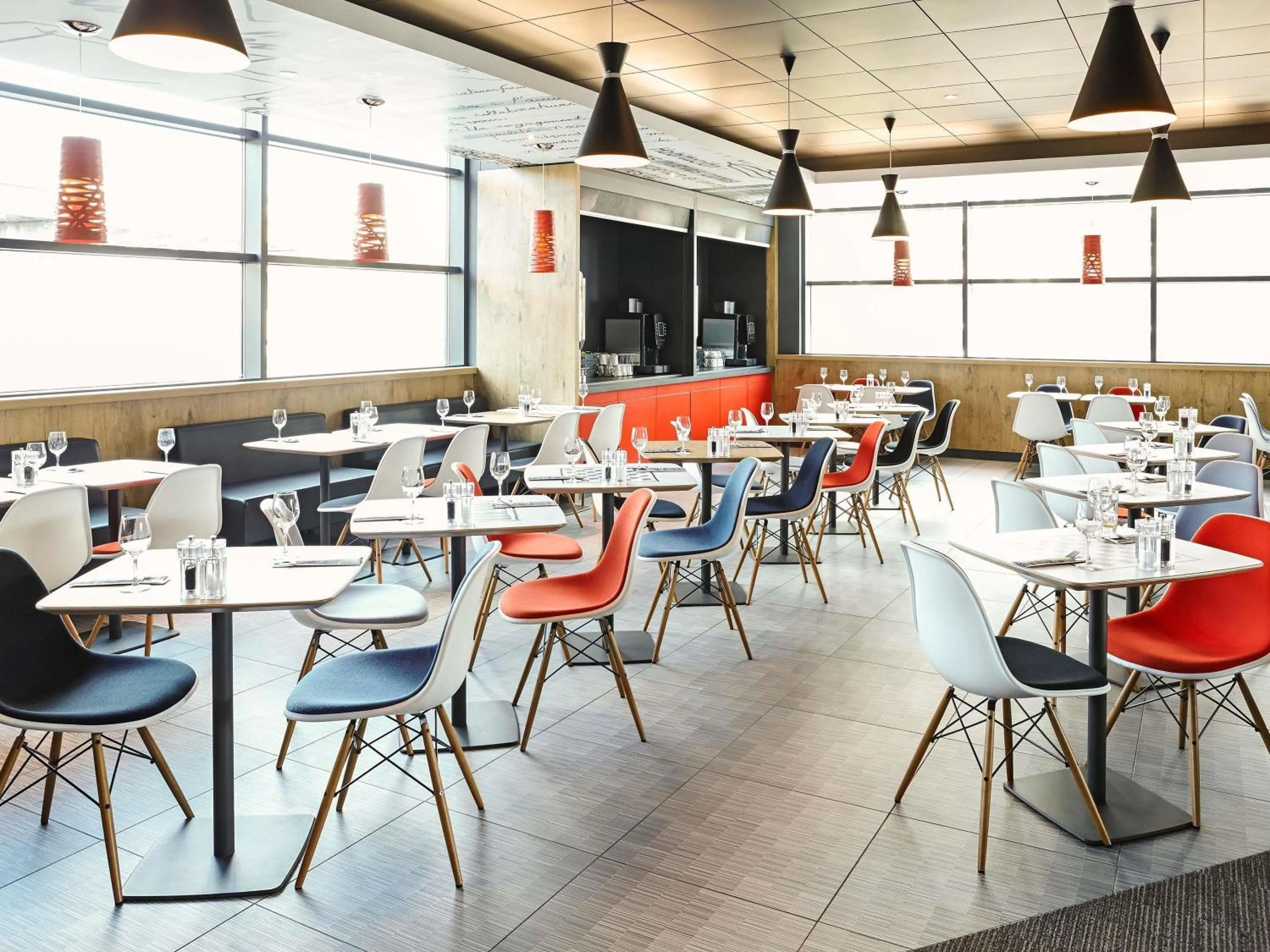 Restaurant/places to eat in ibis Birmingham Airport Terminal Building - NEC