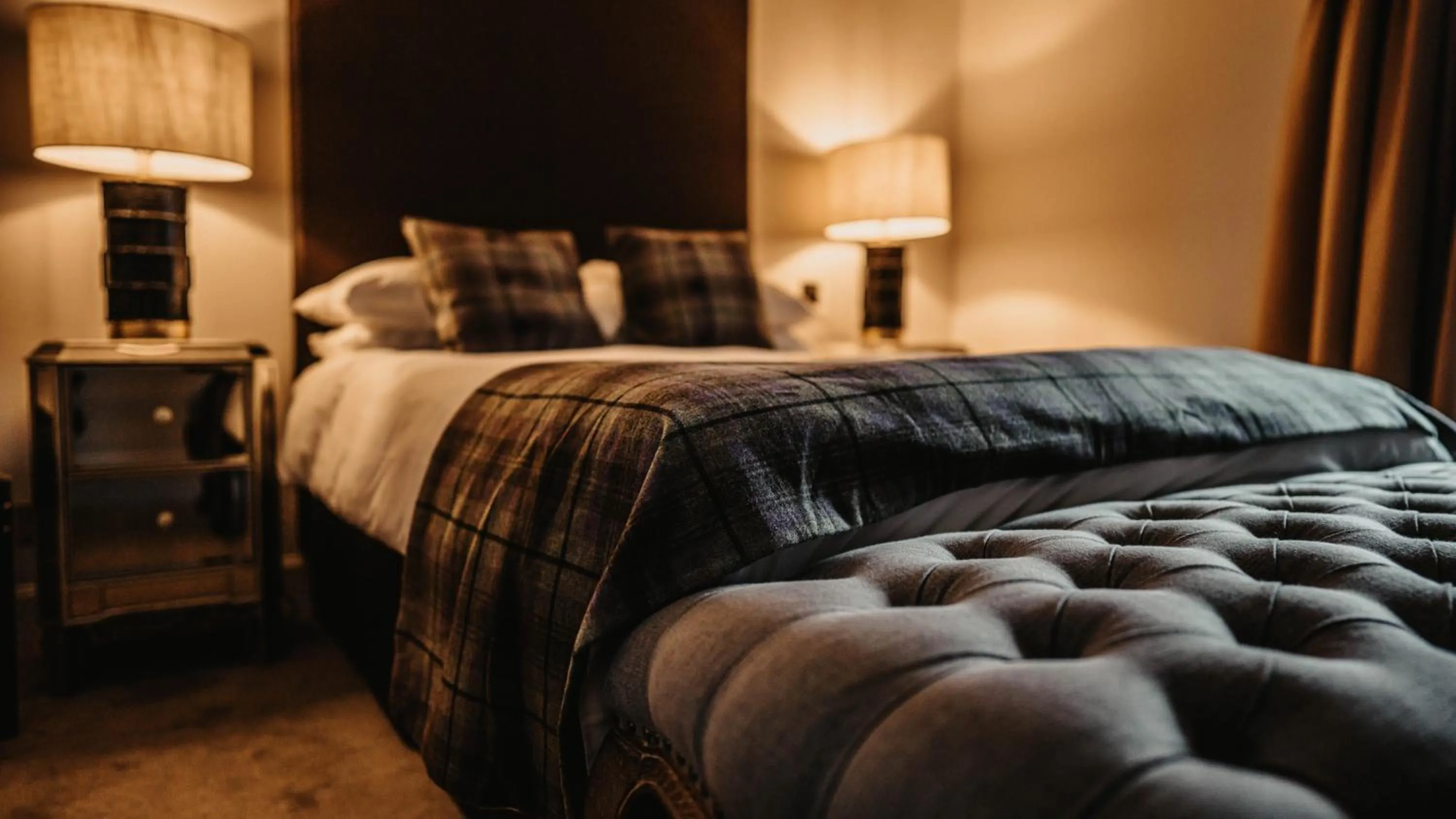 Bedroom, Bed in Broadford Hotel