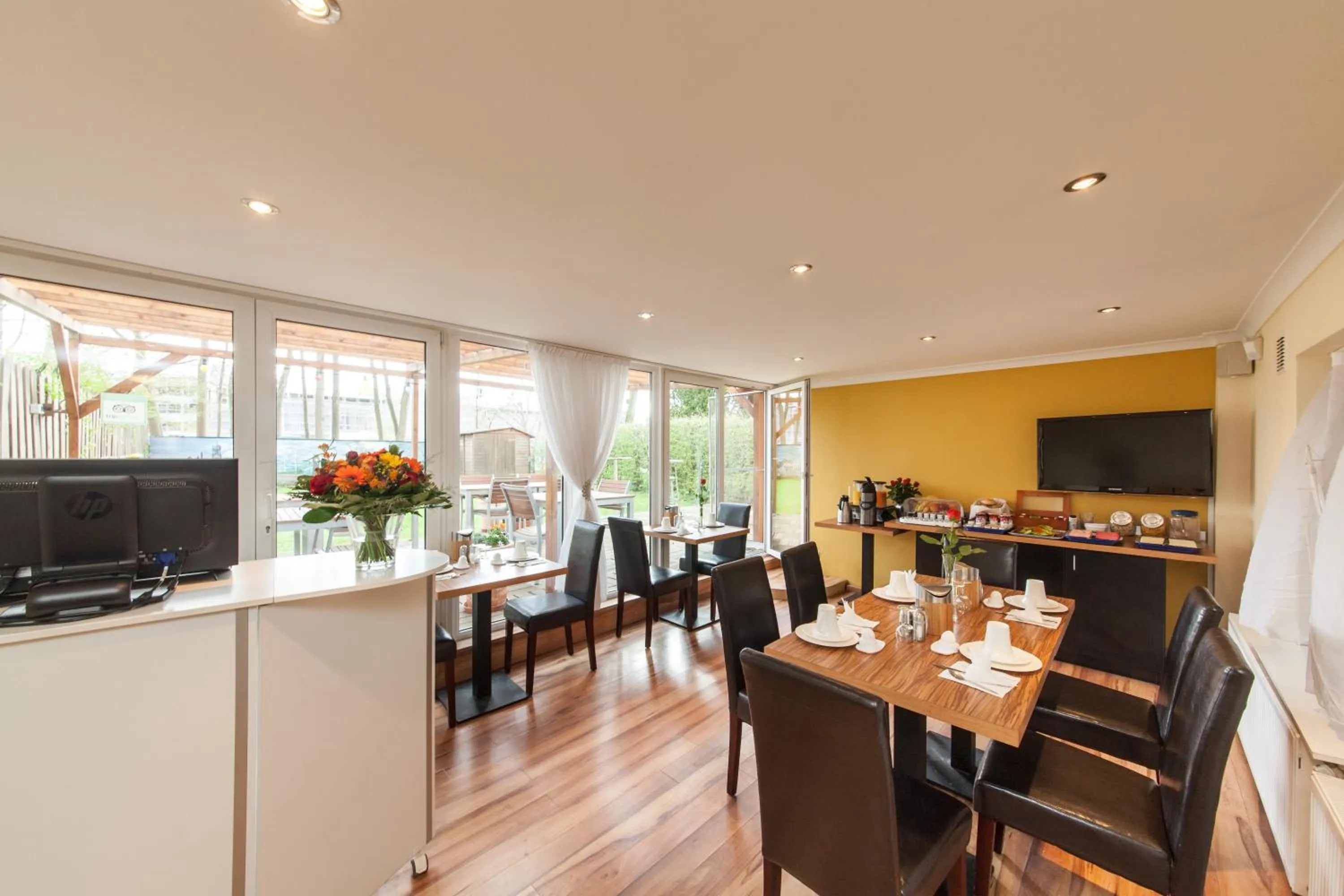 Buffet breakfast in Hotel Marco Polo