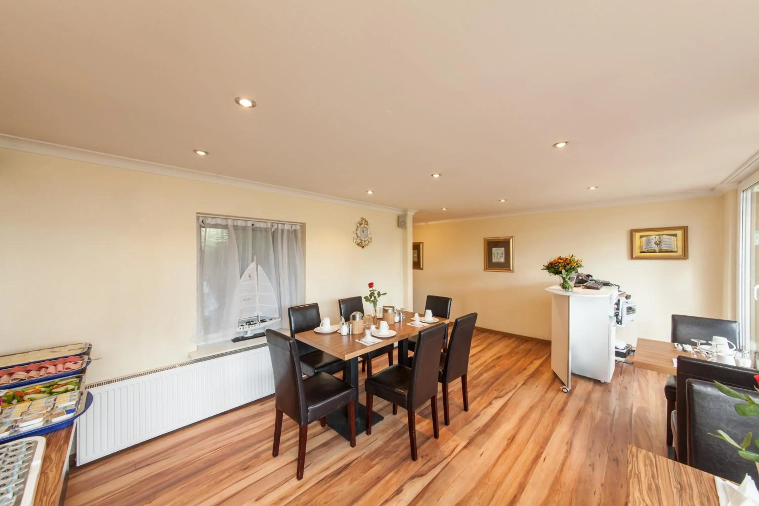 Buffet breakfast in Hotel Marco Polo