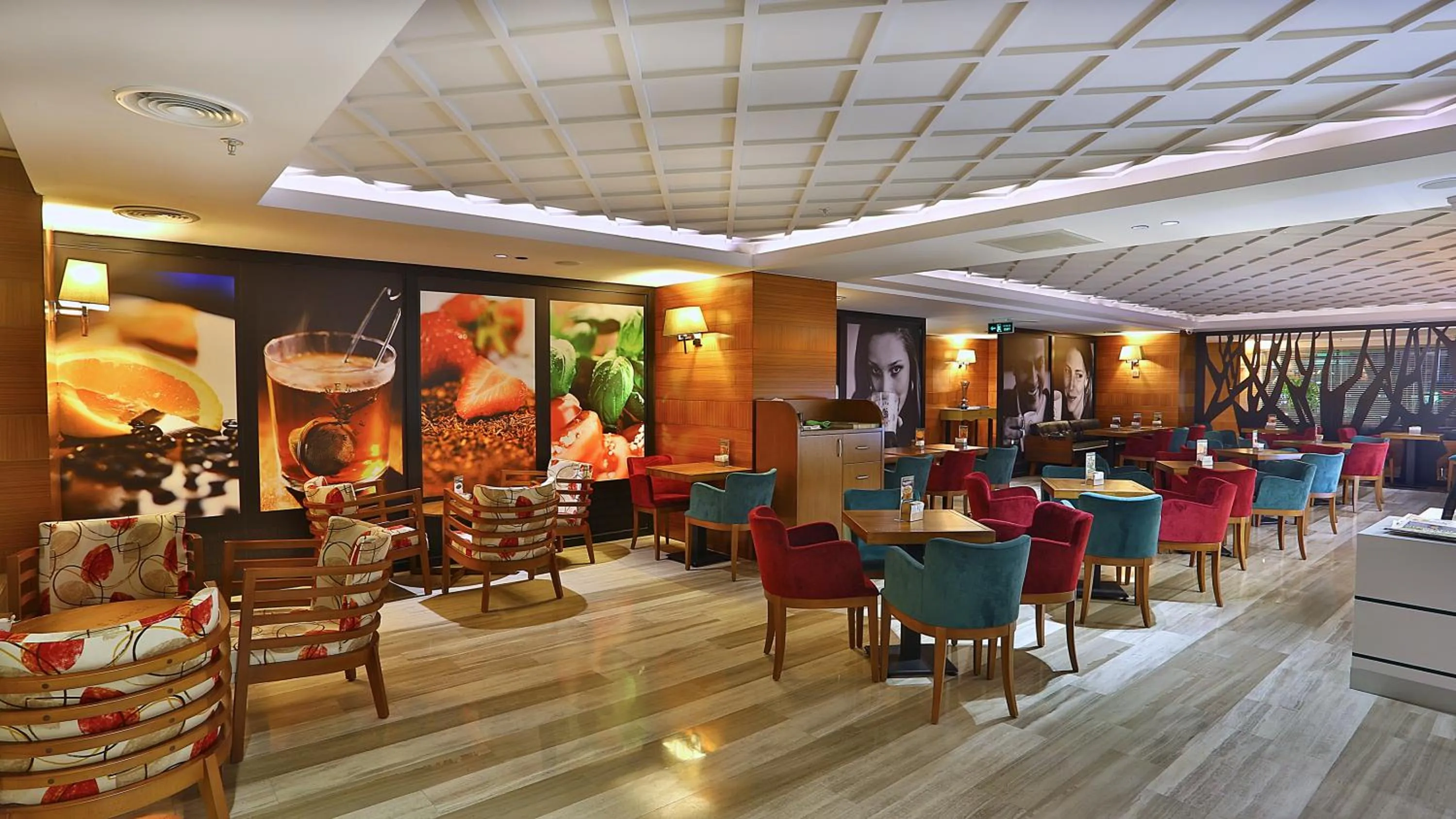 Lounge or bar in Park Inn by Radisson Istanbul Asia Kavacik