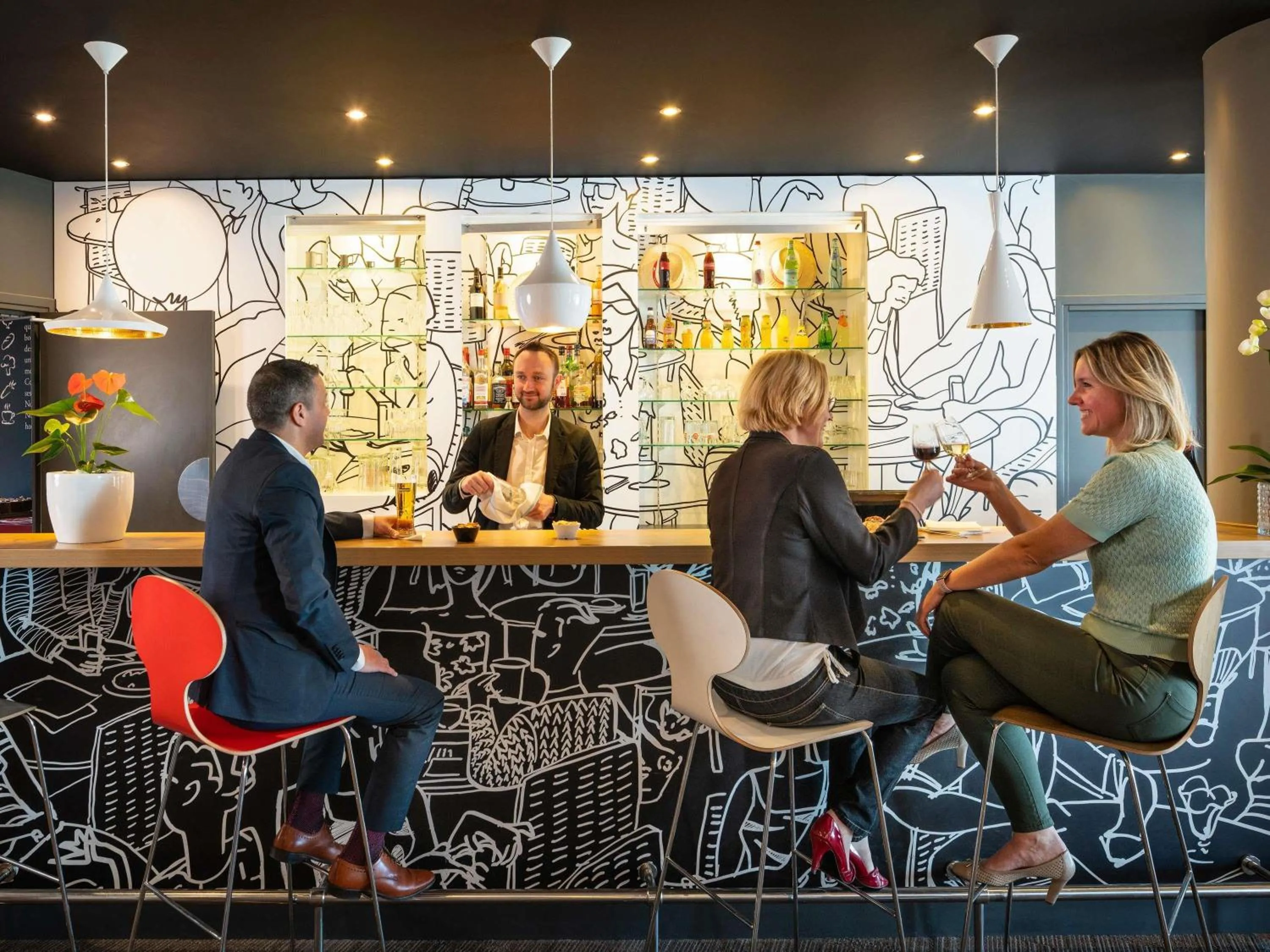 Lounge or bar in Ibis Marne la Vallée Noisy