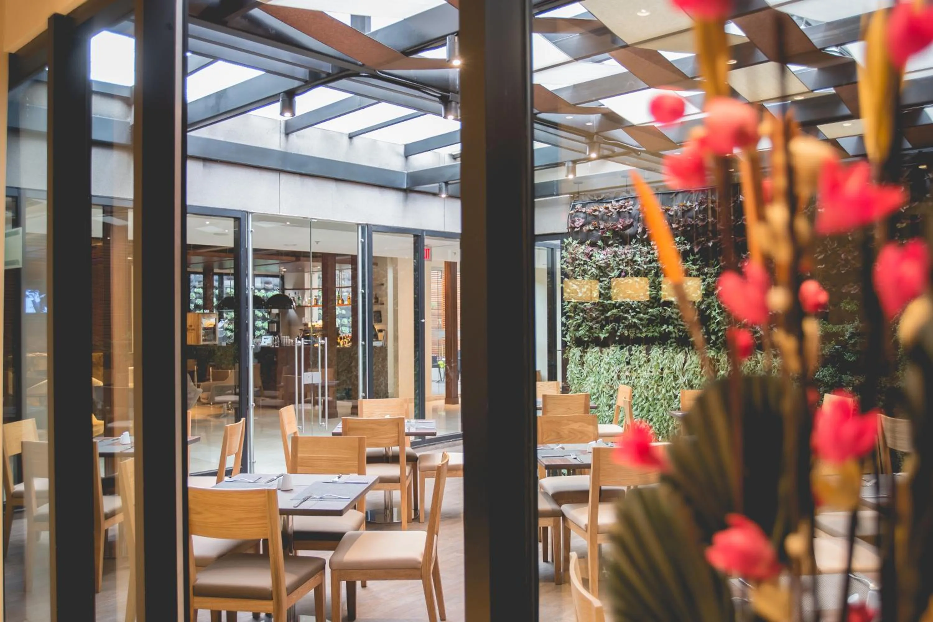 Restaurant/places to eat in Mercure Bogota Calle 100