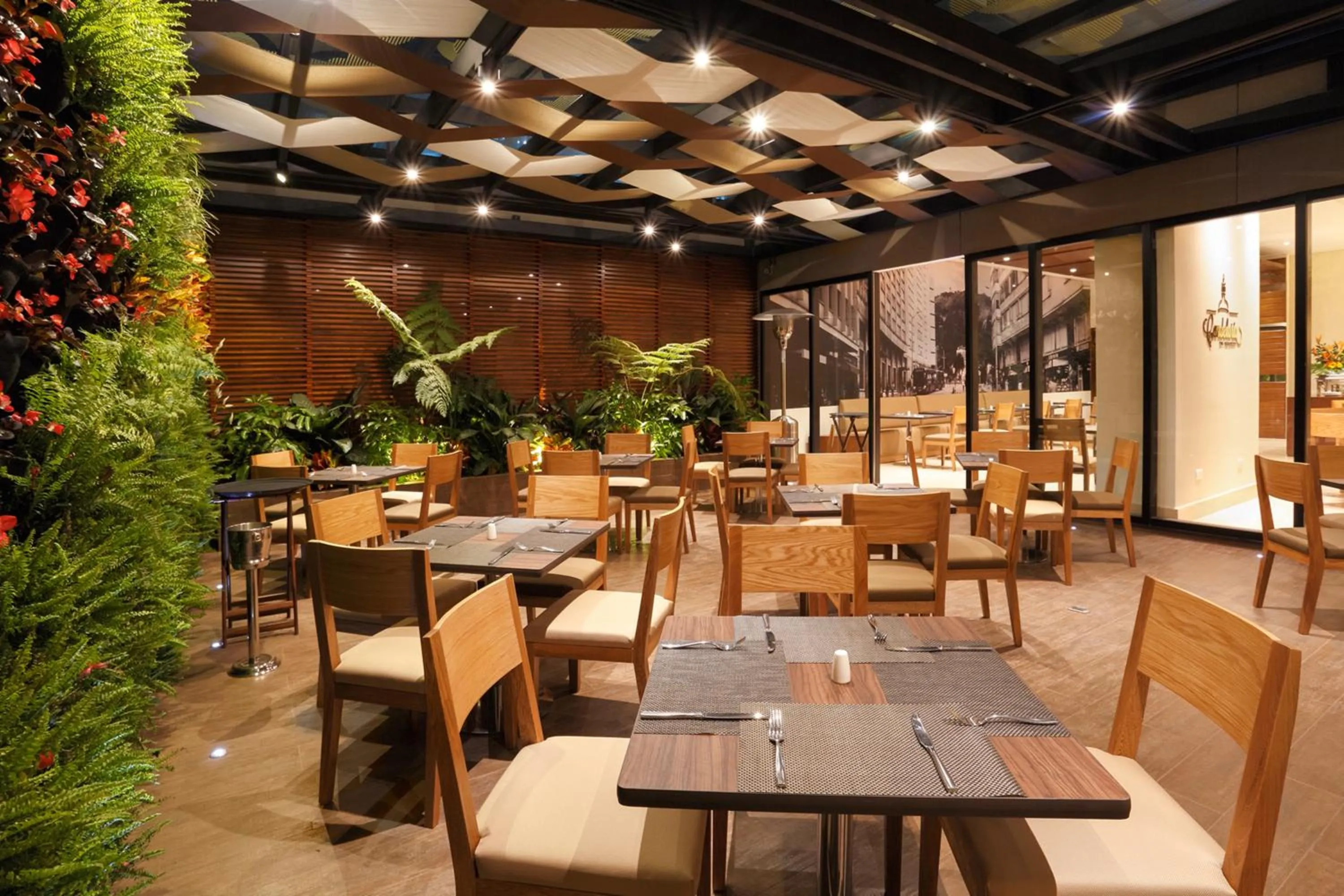 Restaurant/places to eat in Mercure Bogota Calle 100