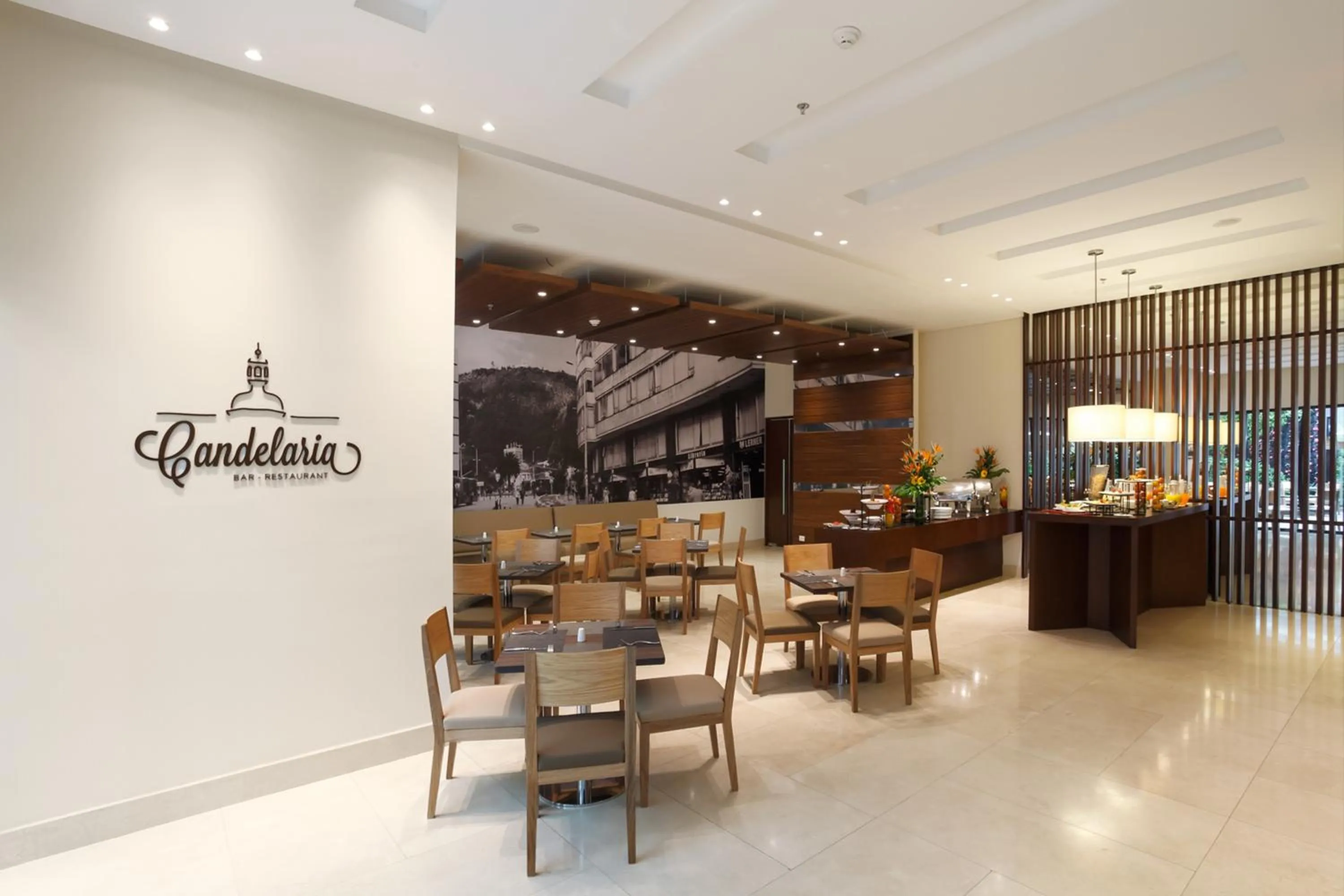 Restaurant/places to eat in Mercure Bogota Calle 100