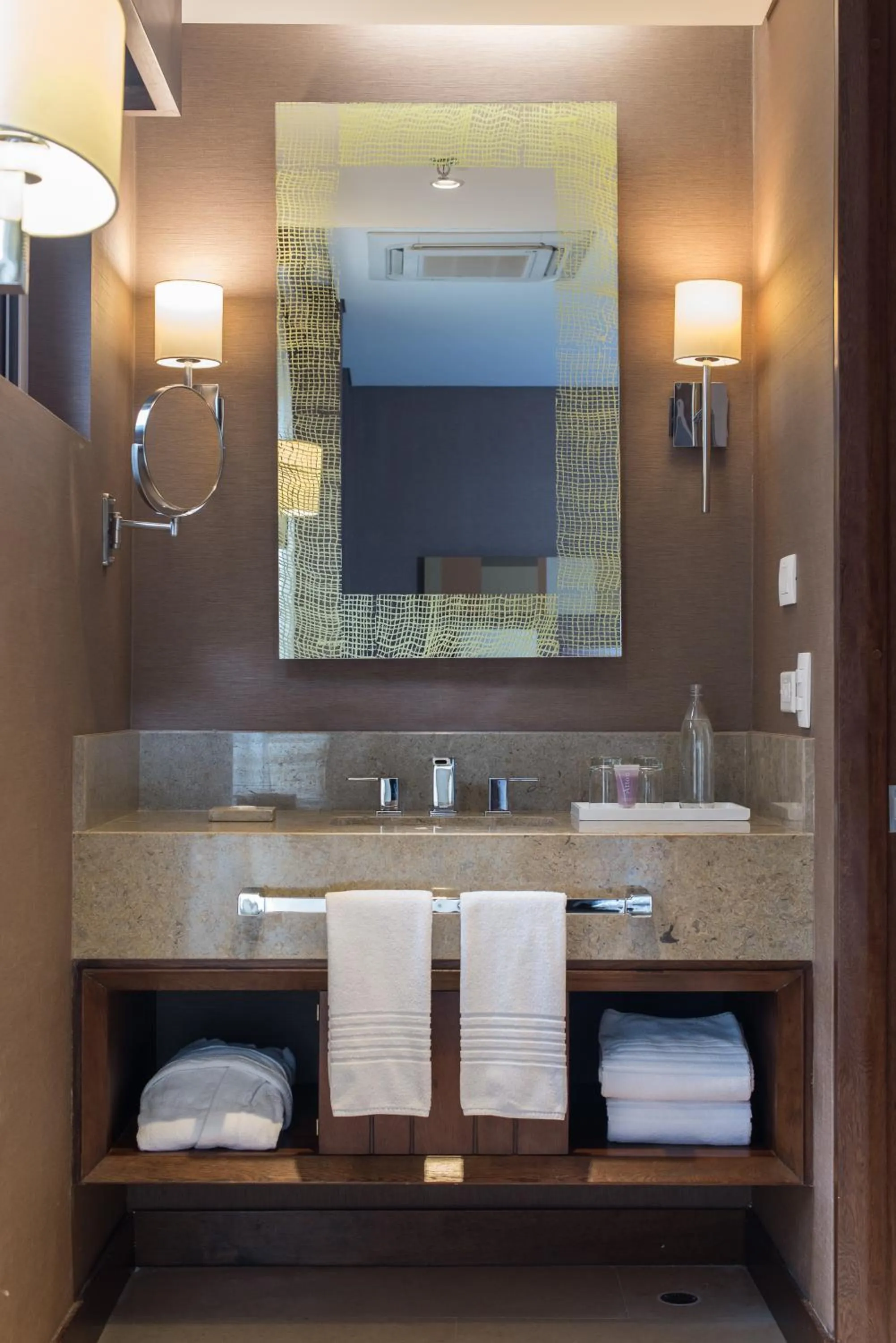 Bathroom in Mercure Bogota Calle 100