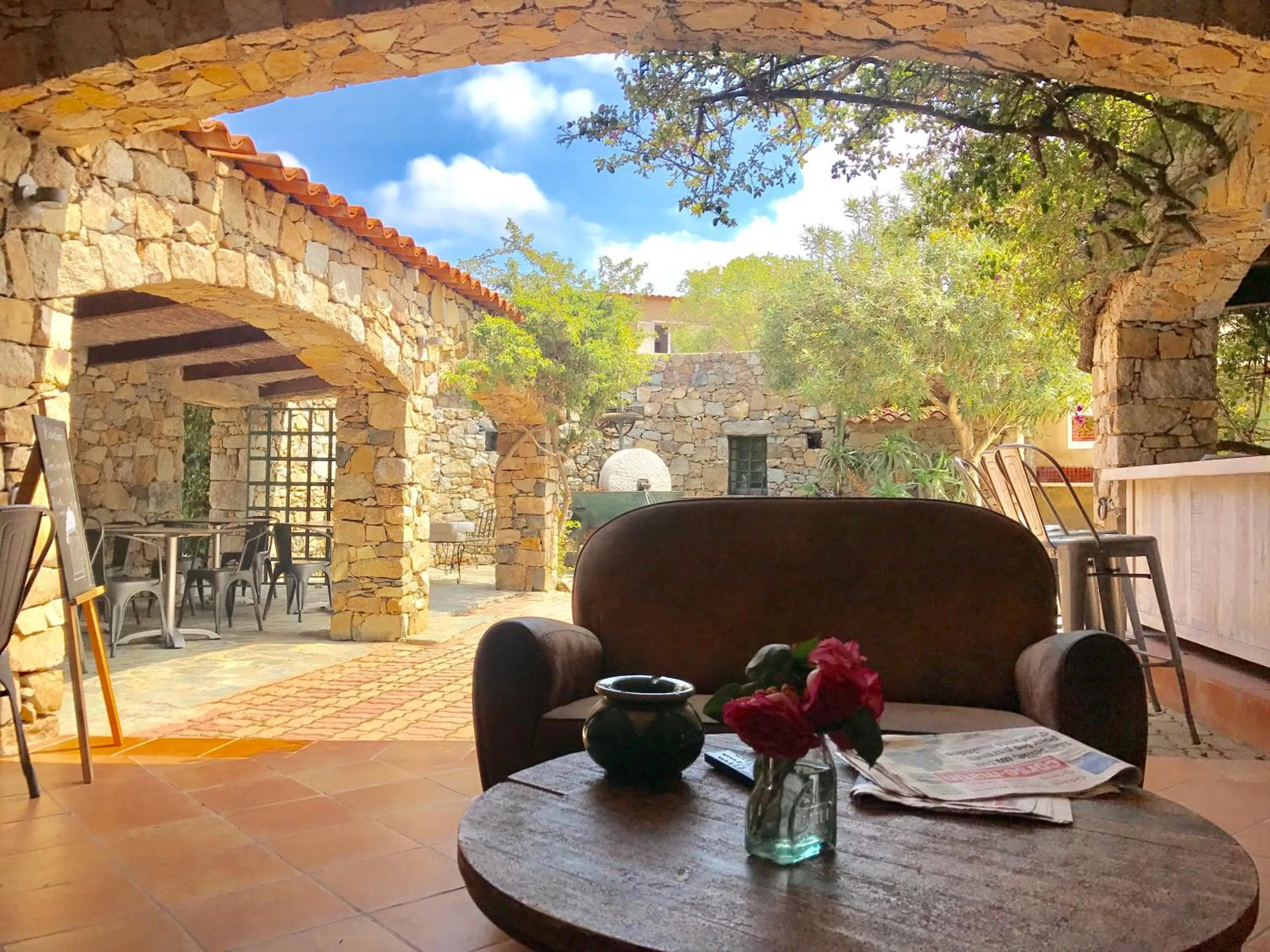 Patio in Hôtel Casa Rossa & Spa