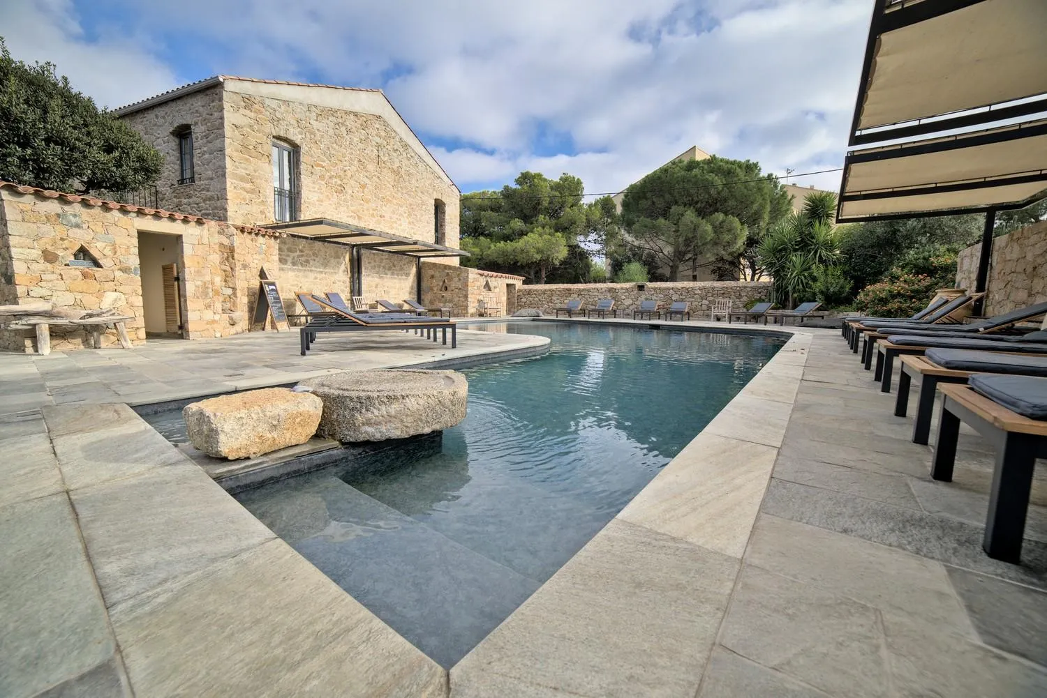 Patio in Hôtel Casa Rossa & Spa