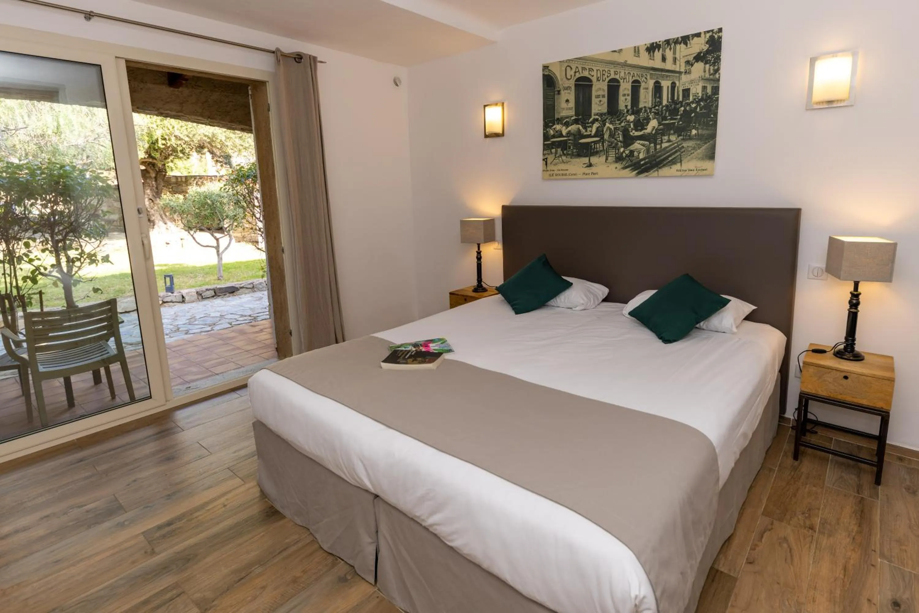 Bed in Hôtel Casa Rossa & Spa