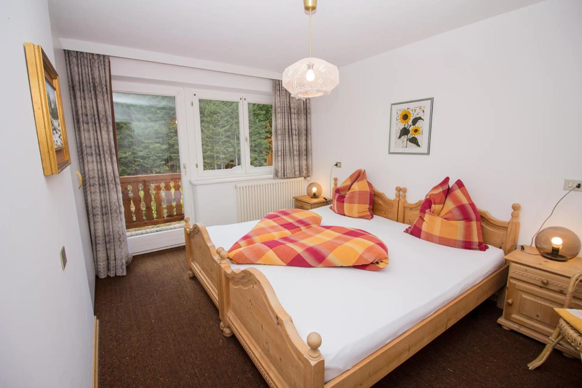 Bedroom, Bed in Residence Chris Appart