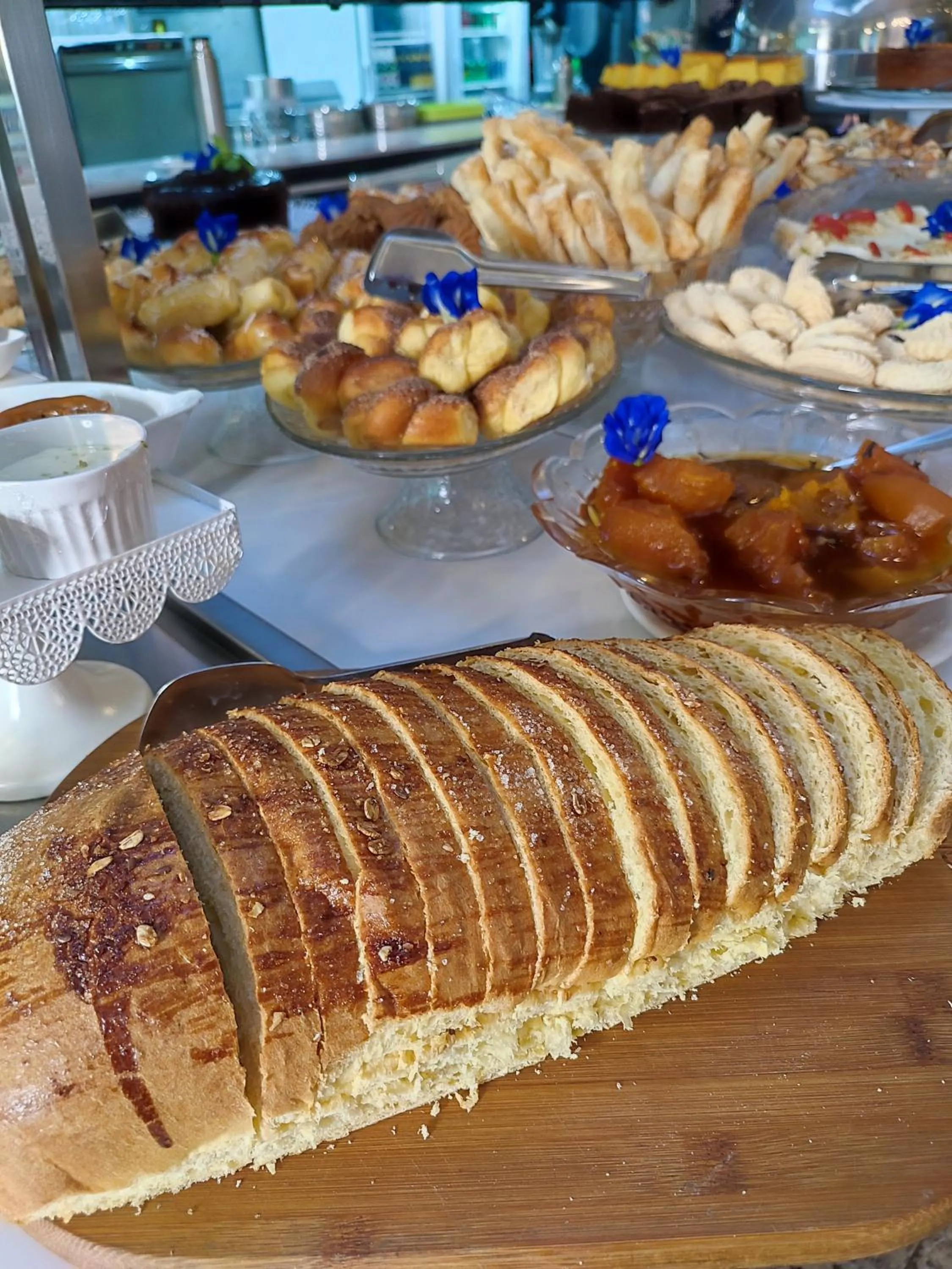 Restaurant/places to eat in Hotel Girassol Plaza