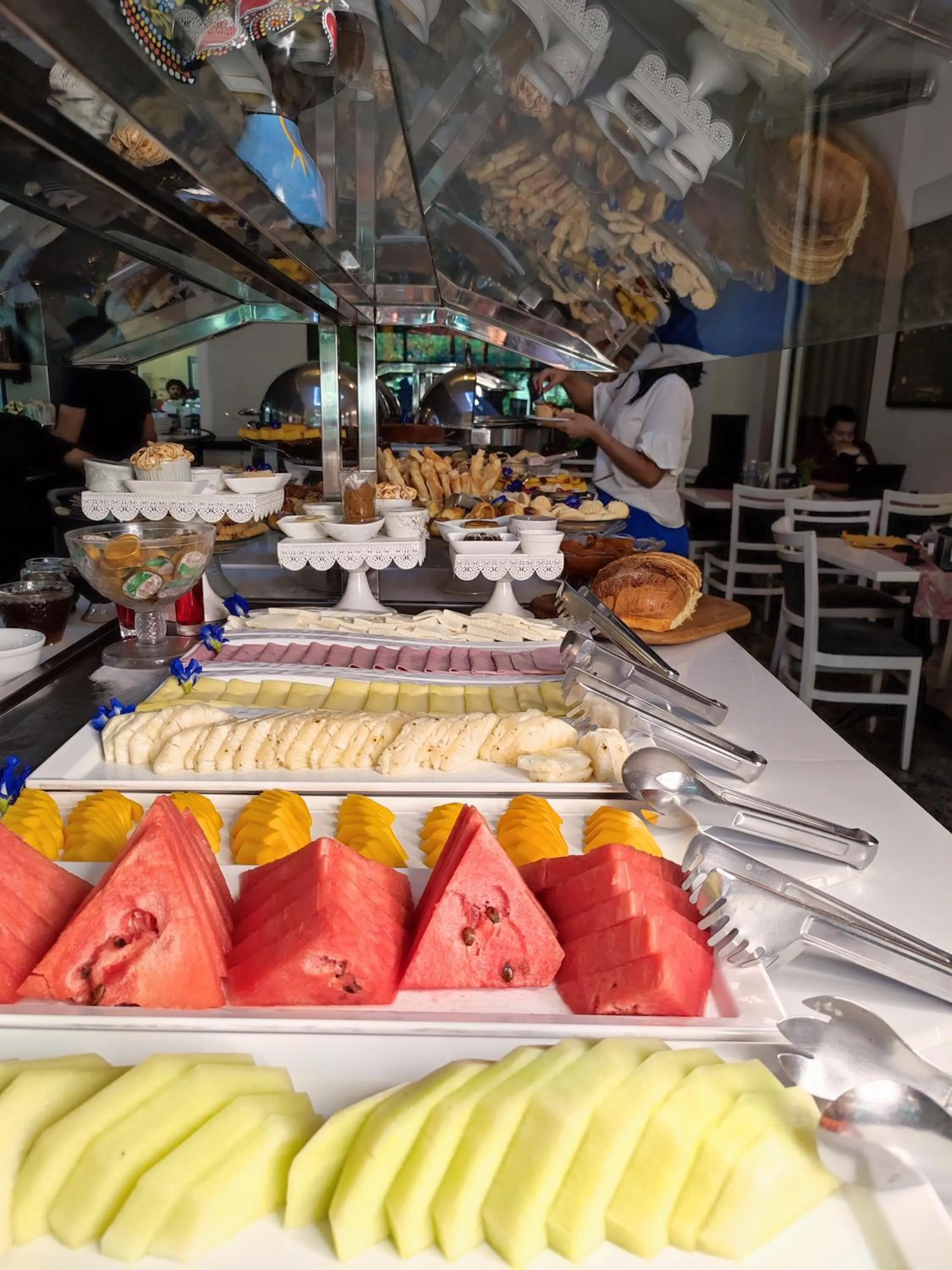 Restaurant/places to eat in Hotel Girassol Plaza