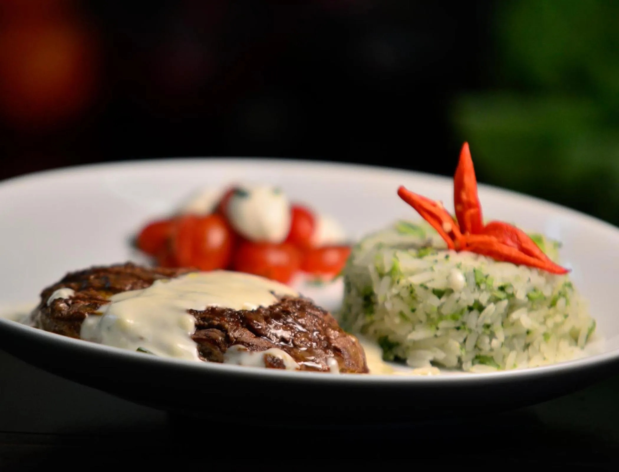 Restaurant/places to eat in Hotel Girassol Plaza