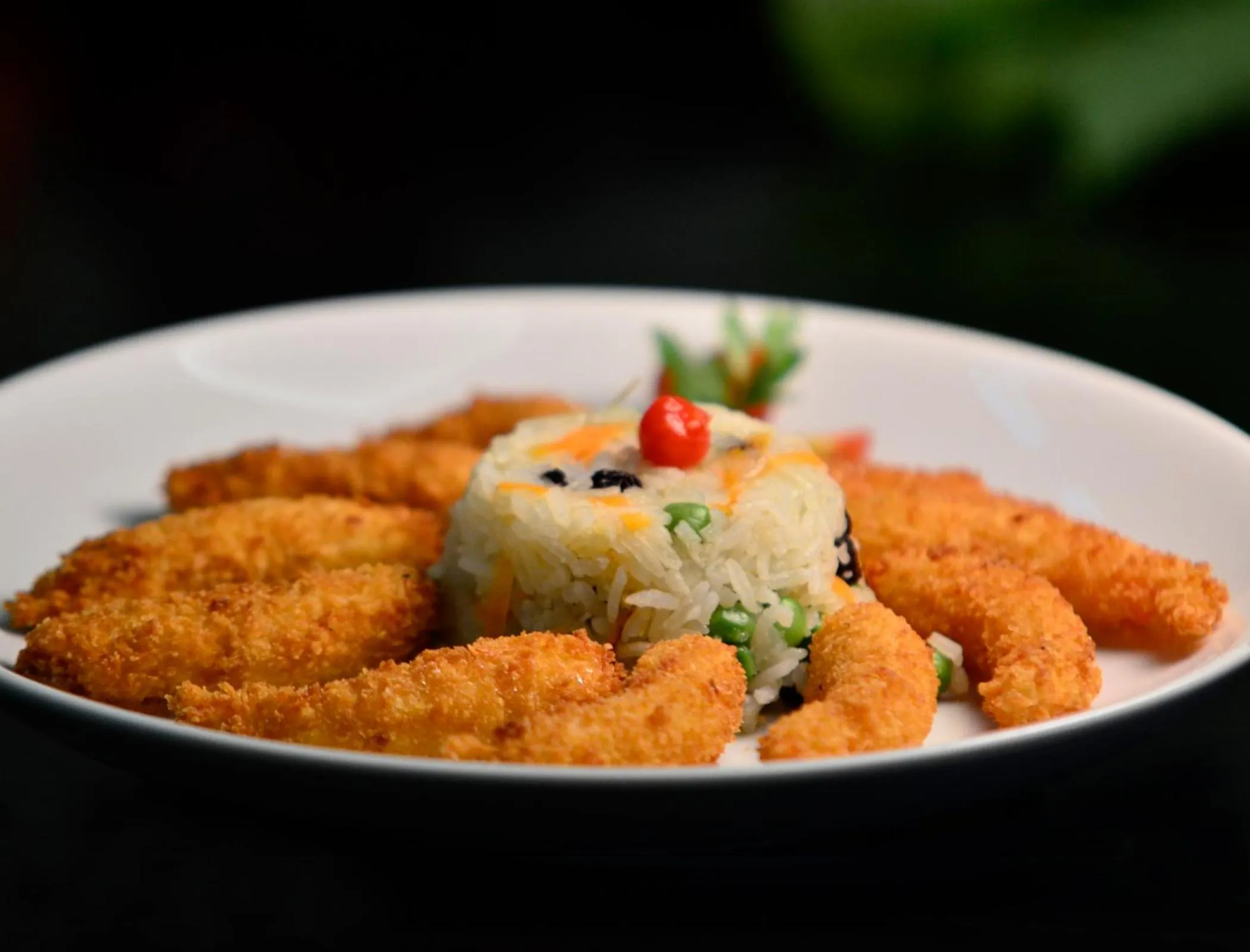 Restaurant/places to eat in Hotel Girassol Plaza