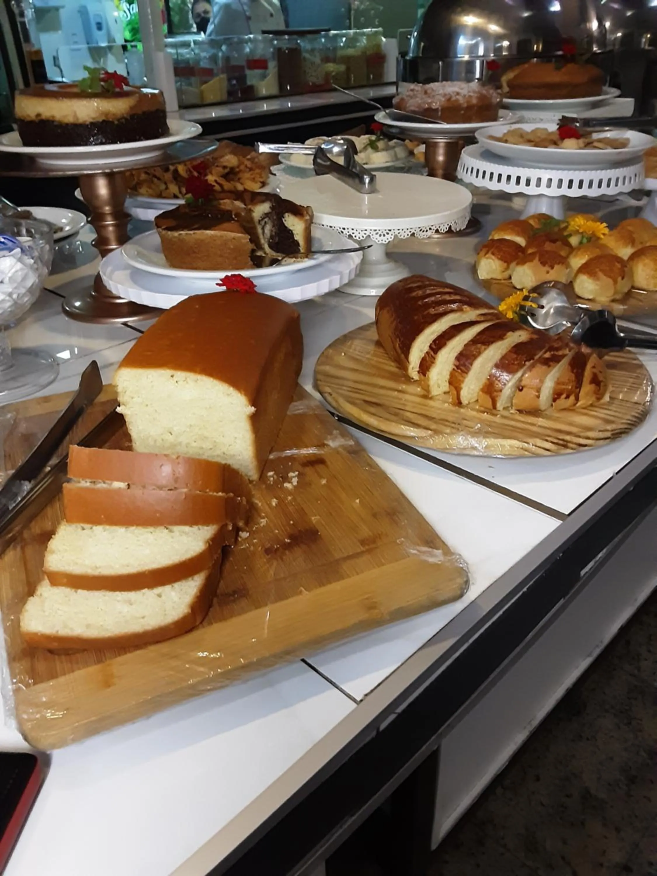 Restaurant/places to eat in Hotel Girassol Plaza