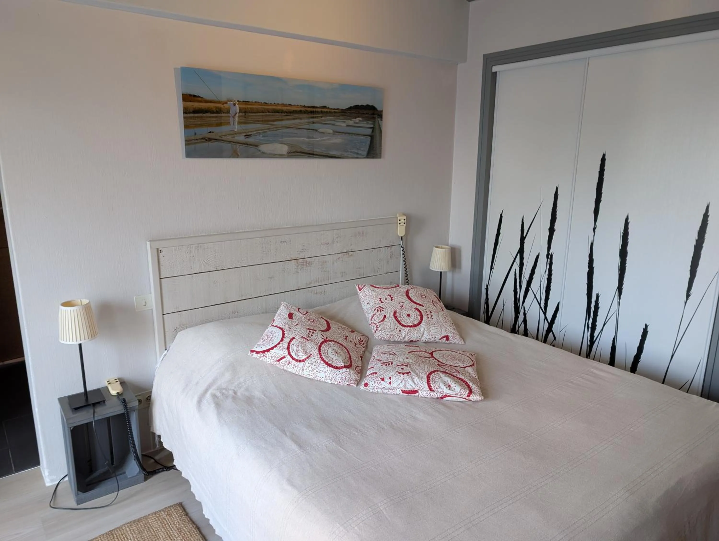 Bed in Les Yeux Bleus Bed & Breakfast