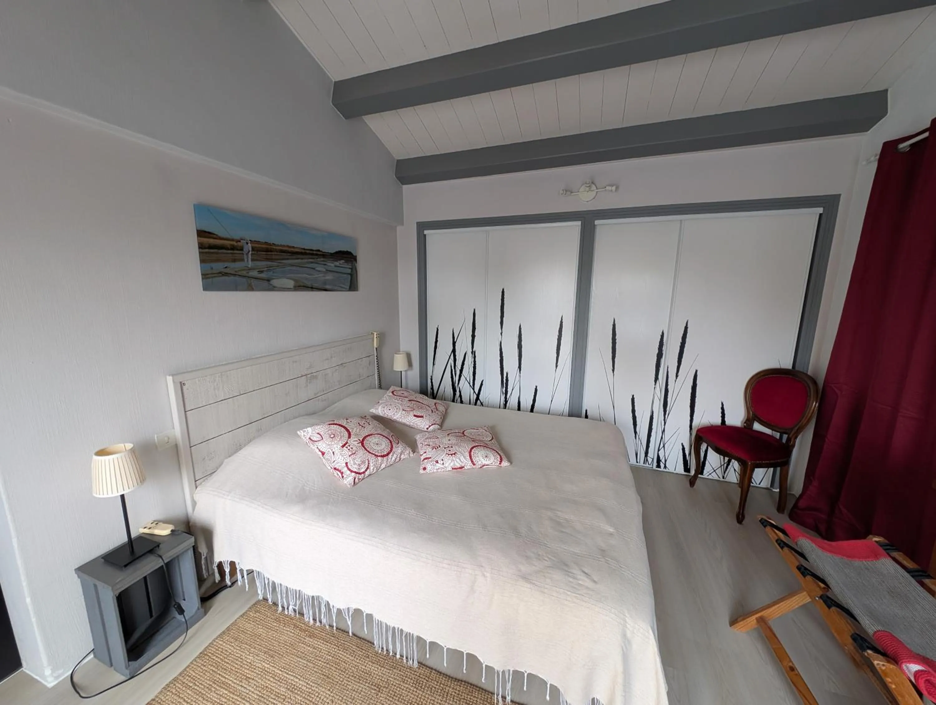 Bed in Les Yeux Bleus Bed & Breakfast