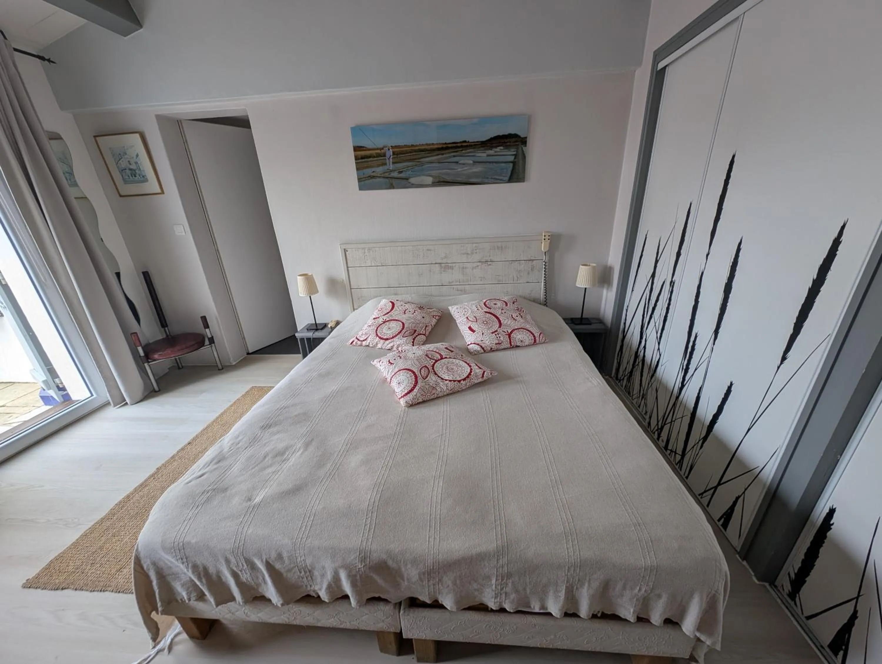 Photo of the whole room, Bed in Les Yeux Bleus Bed & Breakfast