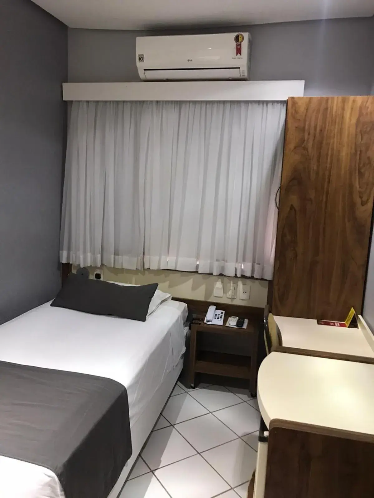 Economy Single Room in Pousada dos Girassóis Economy Single Room in Pousada dos Girassóis