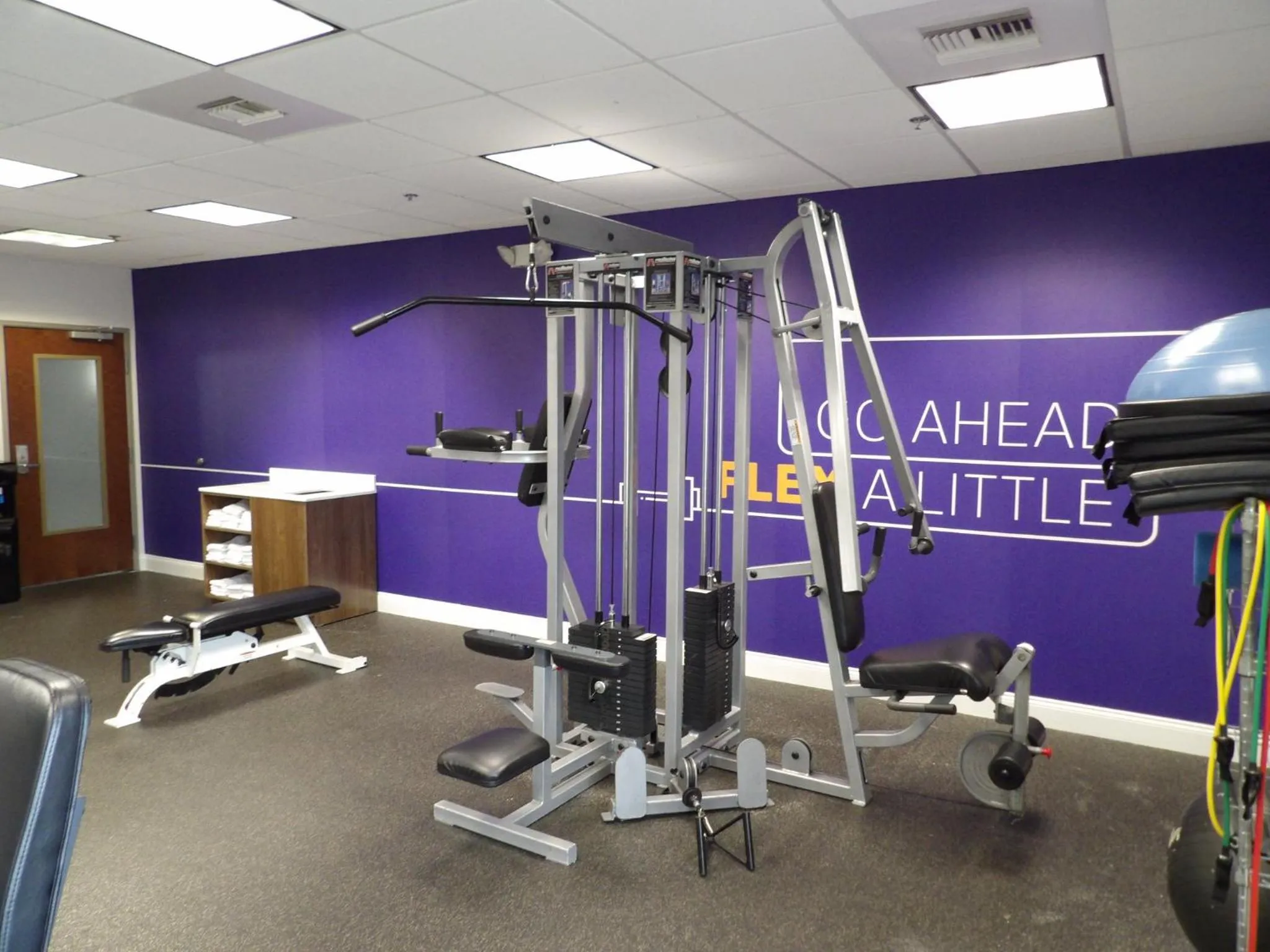 Fitness centre/facilities in Holiday Inn Express & Suites - Huntsville Airport by IHG