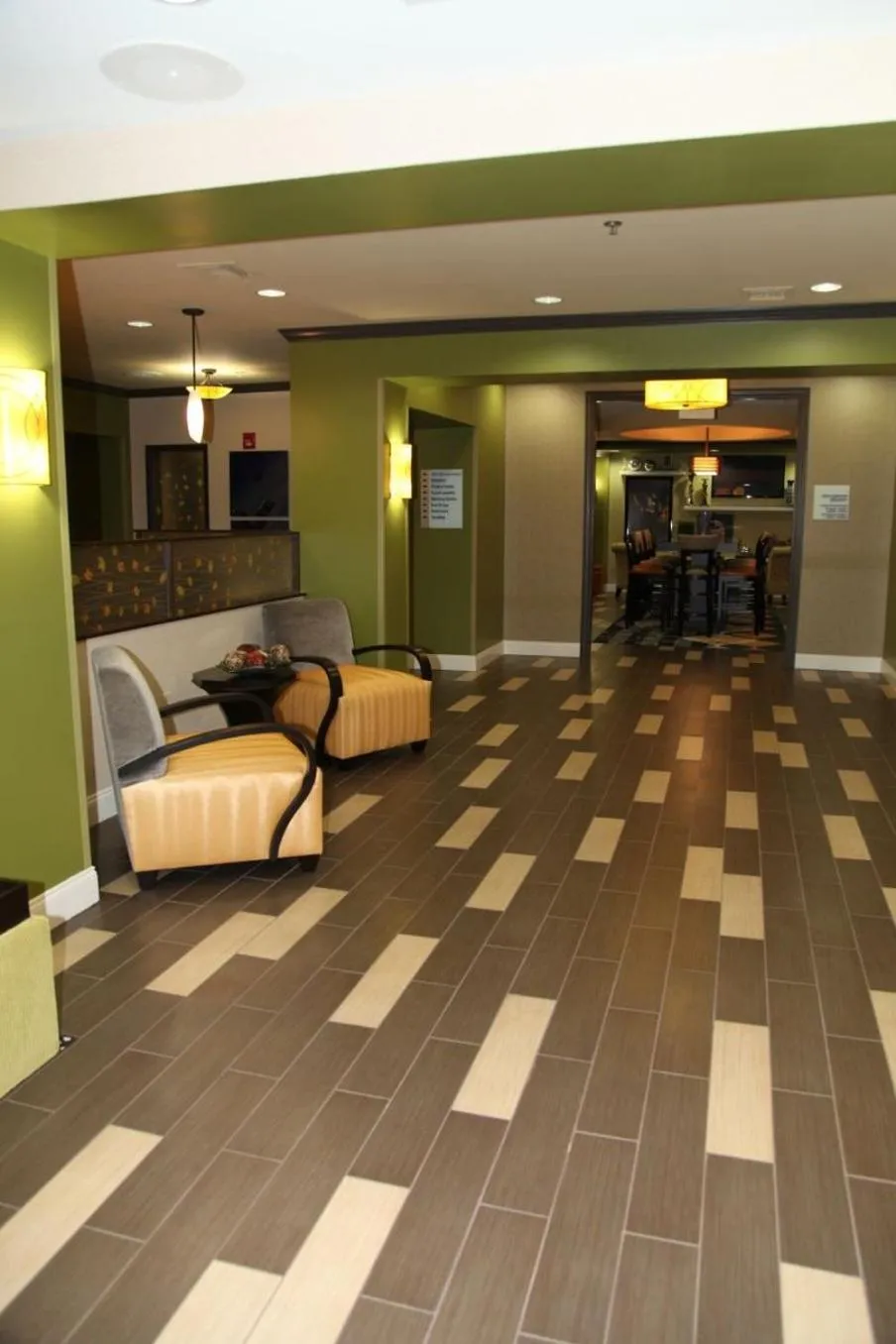 Lobby or reception in Holiday Inn Express & Suites - Huntsville Airport by IHG