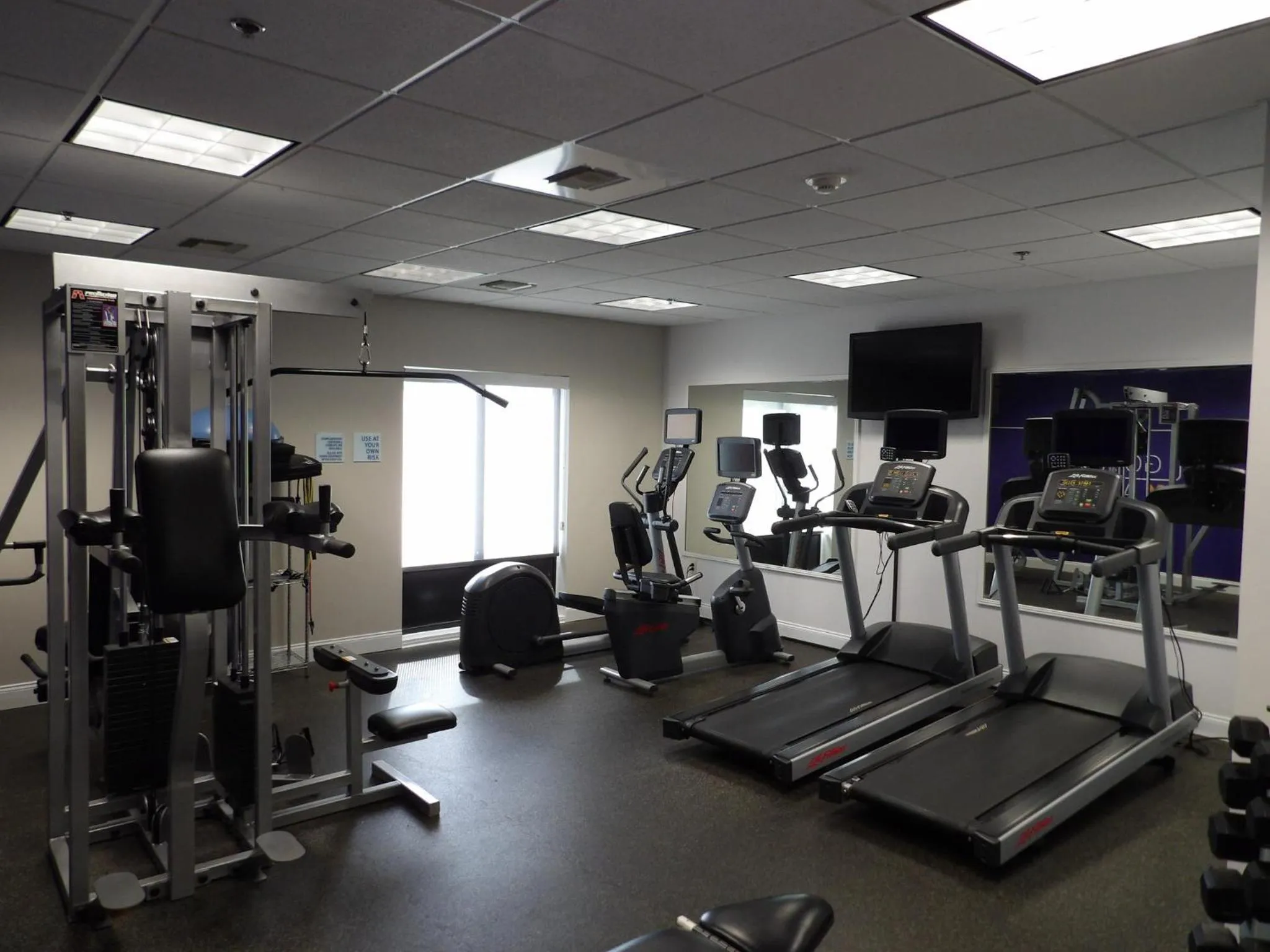 Fitness centre/facilities in Holiday Inn Express & Suites - Huntsville Airport by IHG