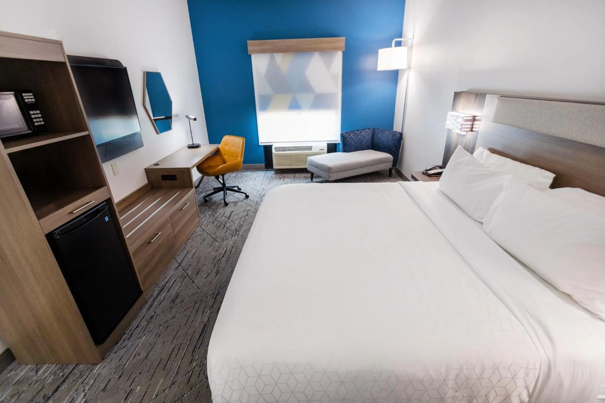 Photo of the whole room, Bed in Holiday Inn Express & Suites - Huntsville Airport by IHG