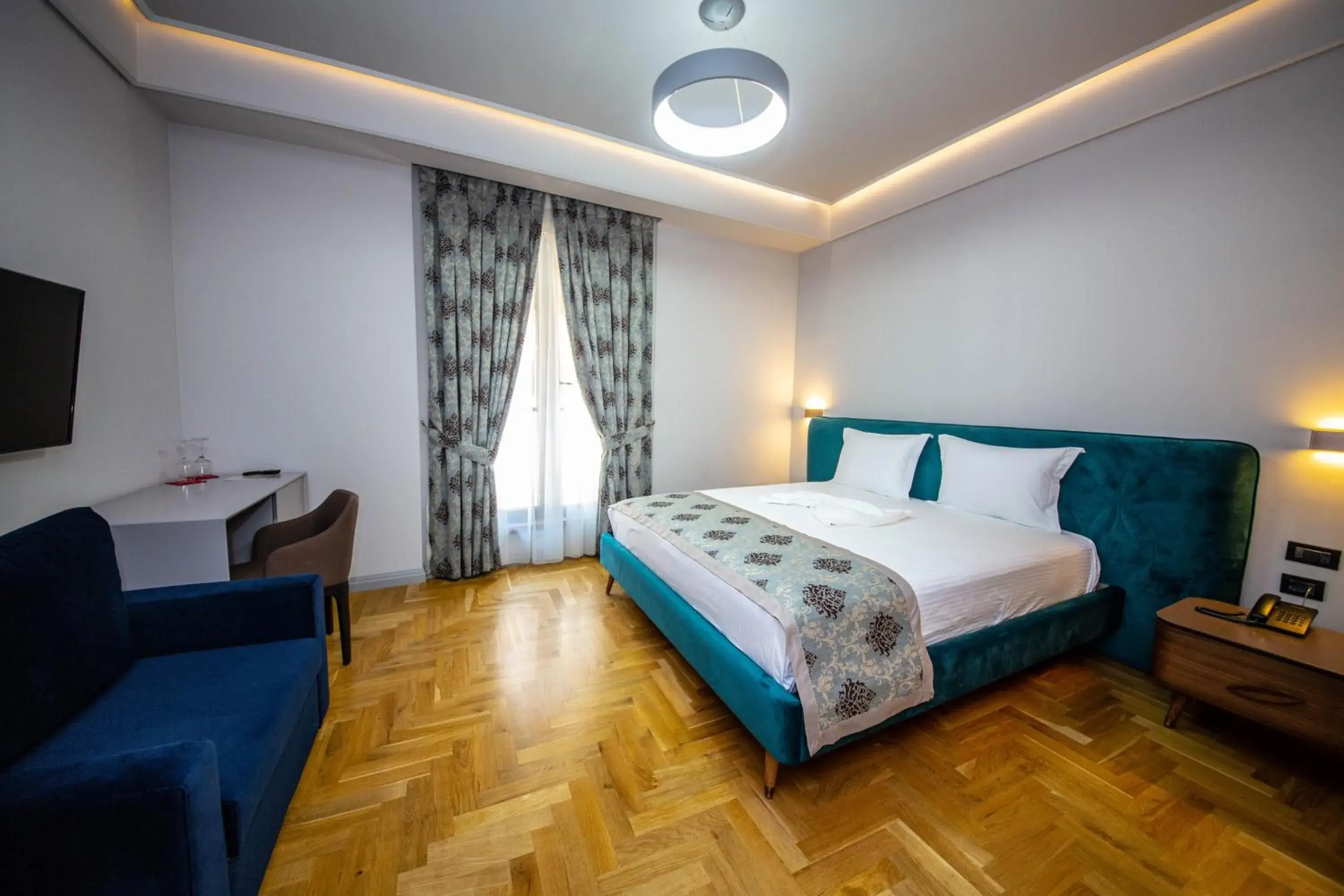 Superior Double Room in City Center Hotel Superior Double Room in City Center Hotel