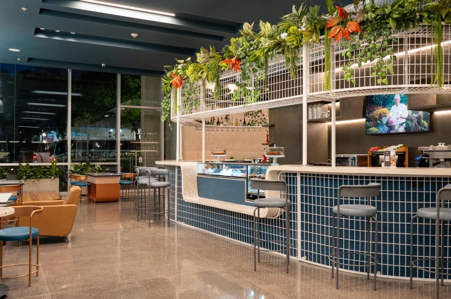 Lounge or bar in ibis Medellin