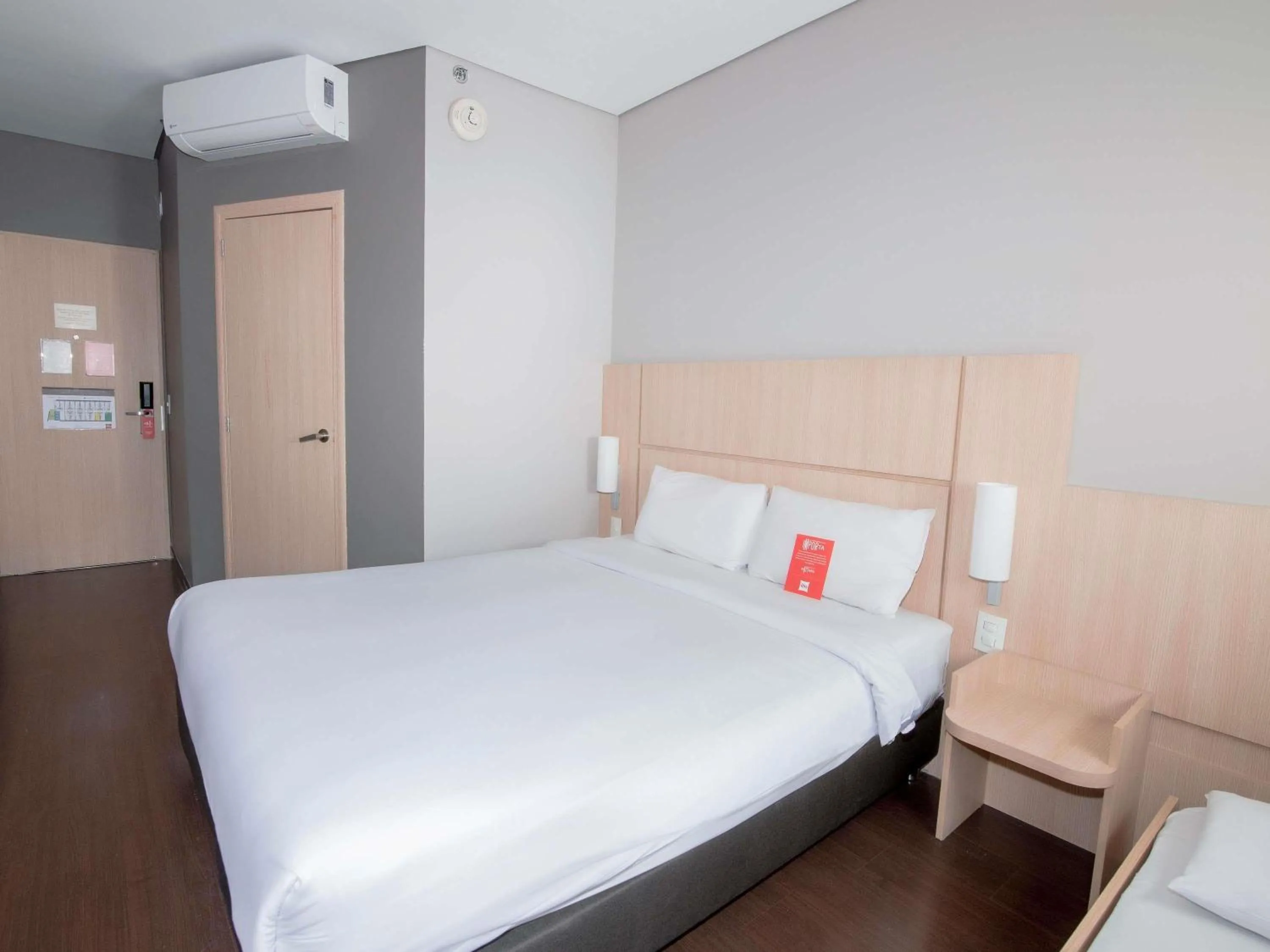 Bedroom, Bed in ibis Medellin