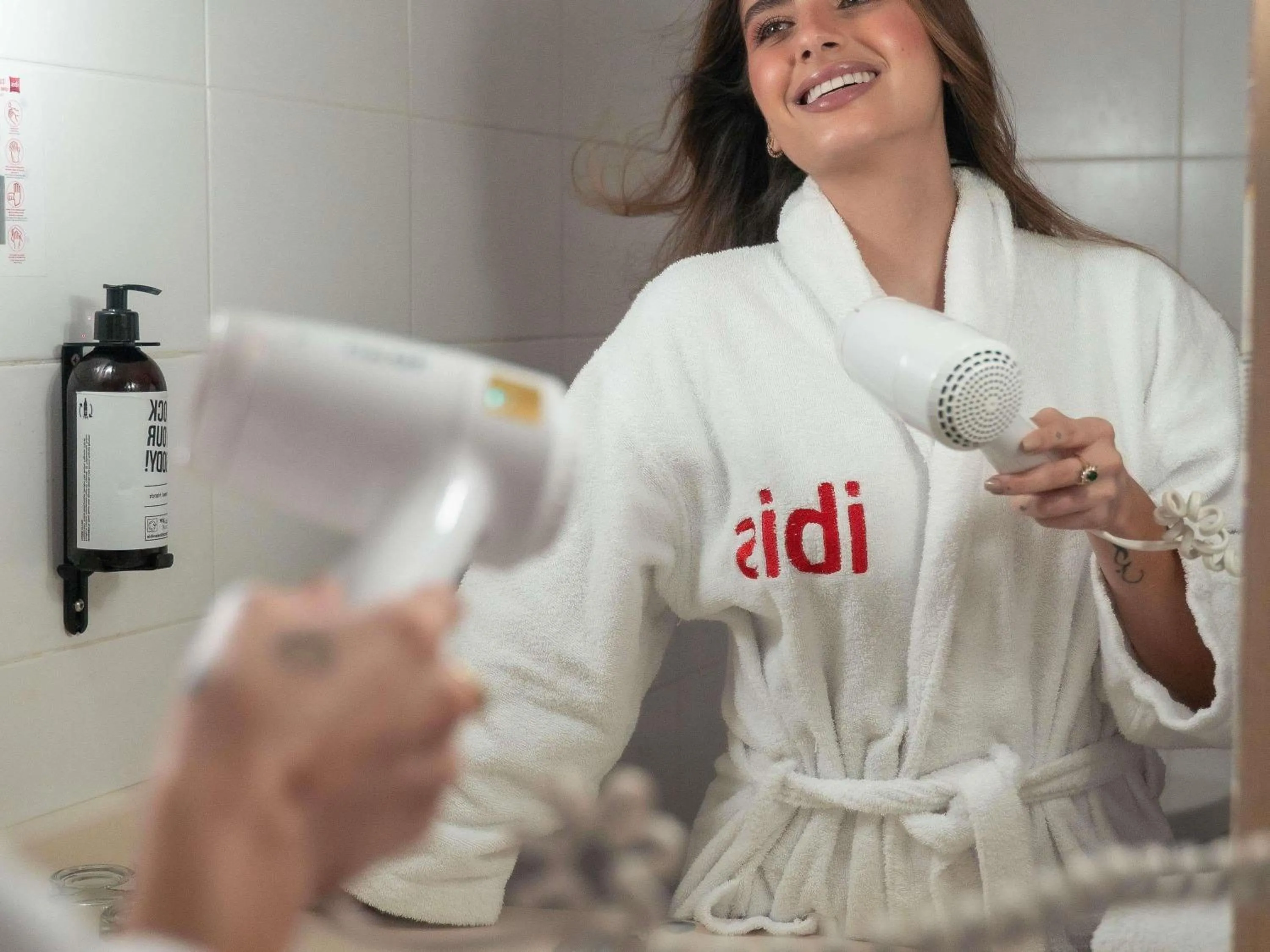 Bedroom in ibis Medellin