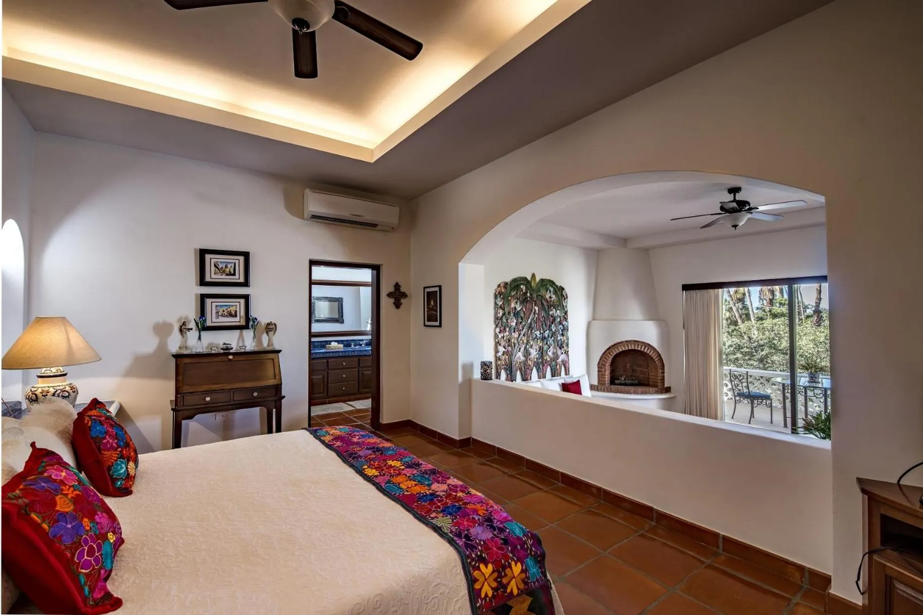 Photo of the whole room, Bed in Hacienda Todos Los Santos