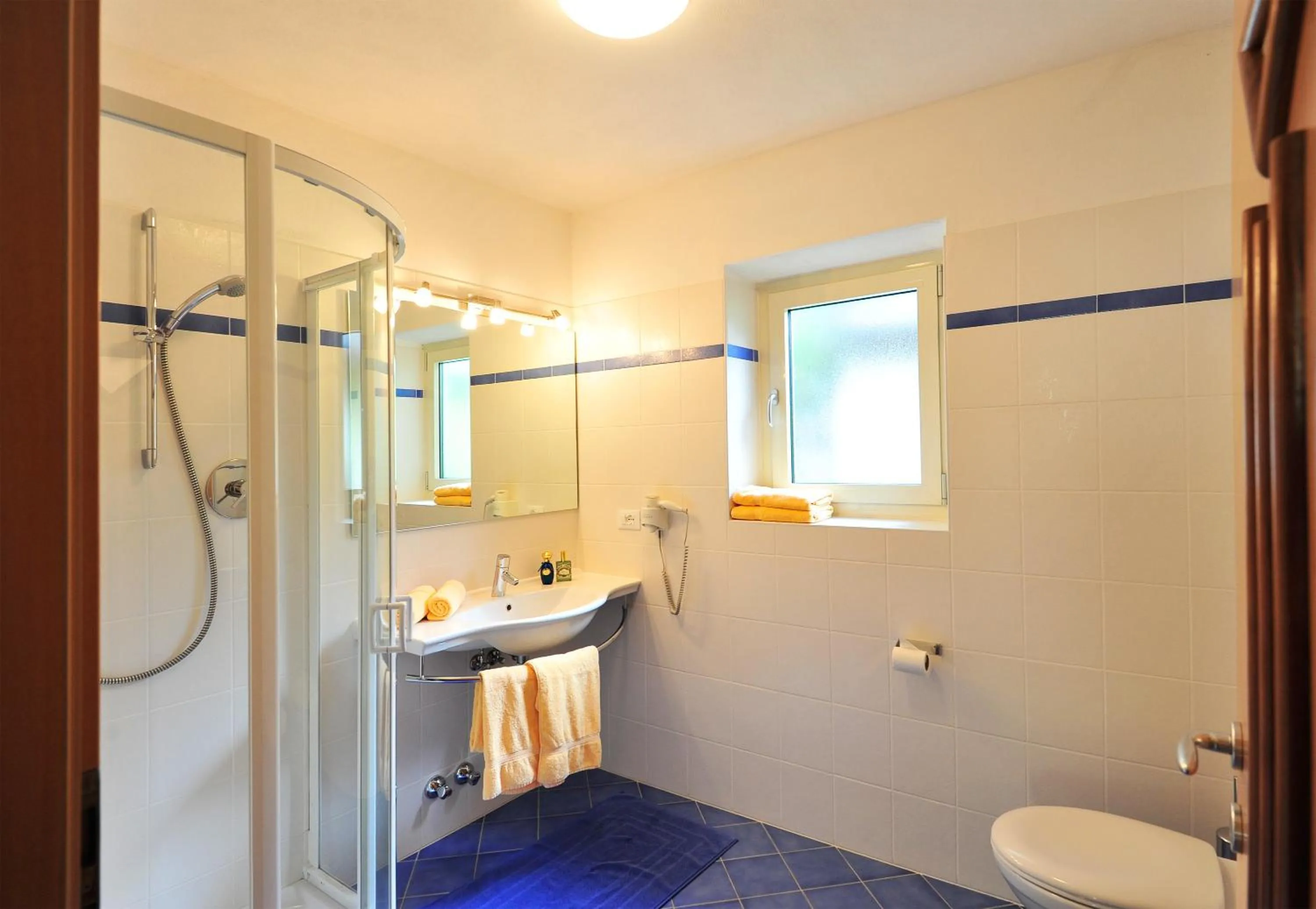 Shower in Hotel - Appartements Schmied Hans