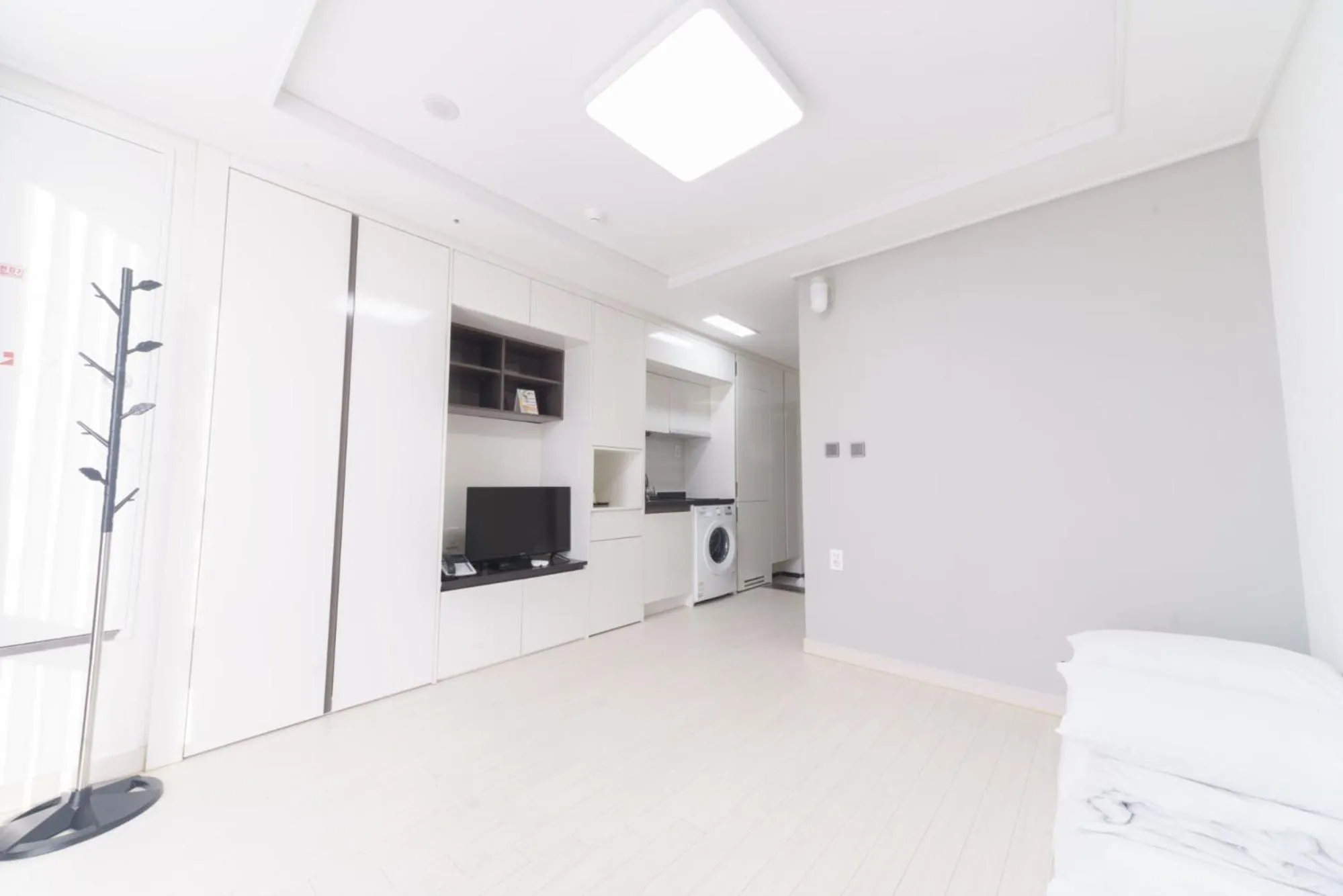 TV and multimedia in The Venezia Suite Hotel