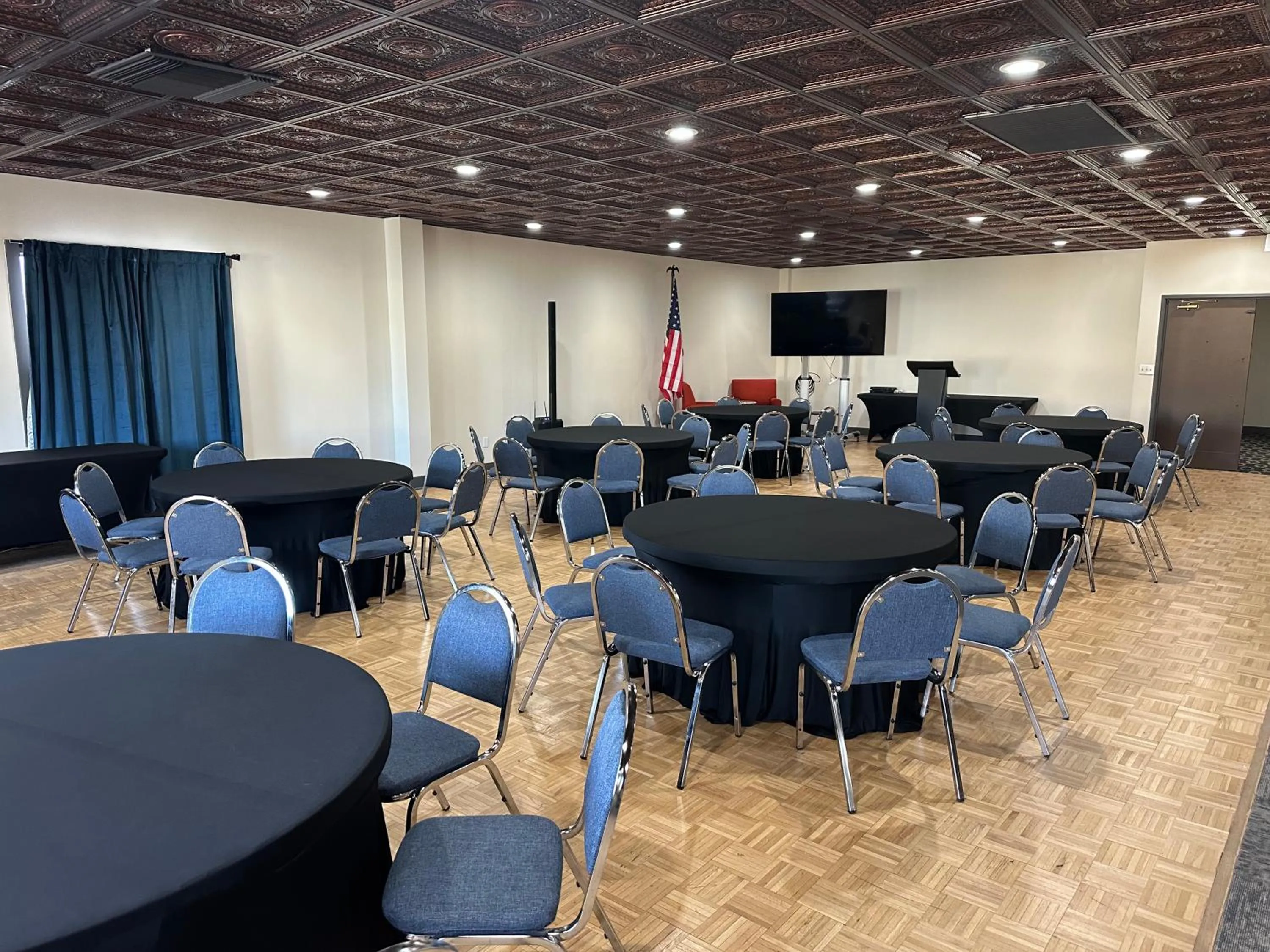 Meeting/conference room in Expedition Lodge Estes Park at Rocky Mtn National Park